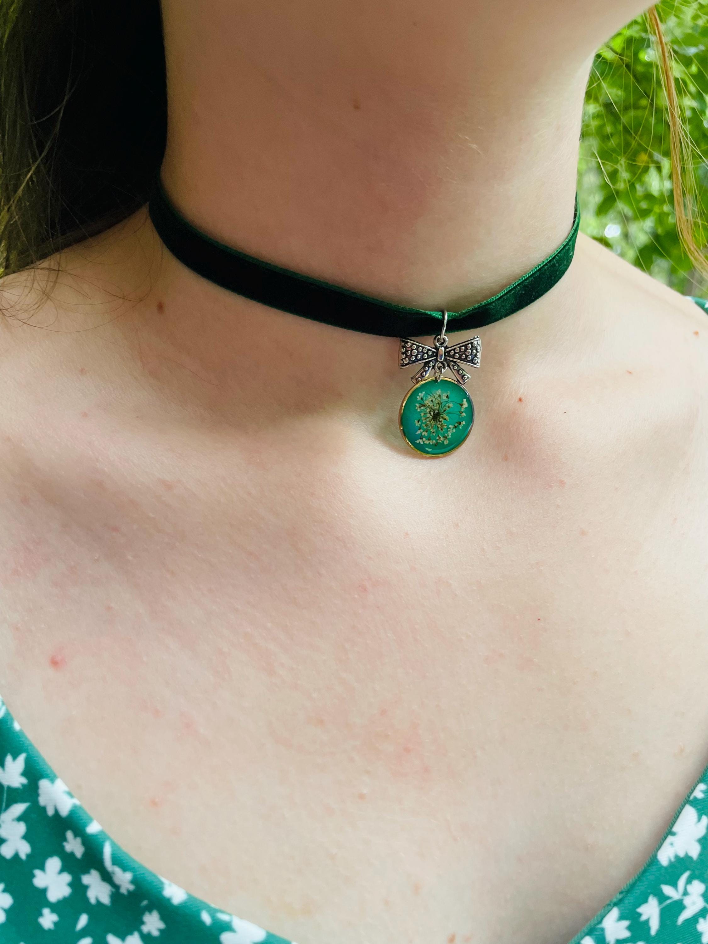 Emerald Green Velvet Choker: Victorian Real Flower Necklace Coquette Cosplay