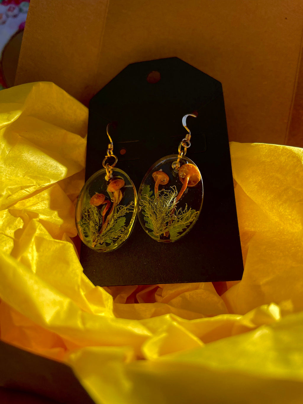 Handcrafted Resin Keychain: Real Mushrooms, Ferns, Flowers - Personalized Botanical Keyring