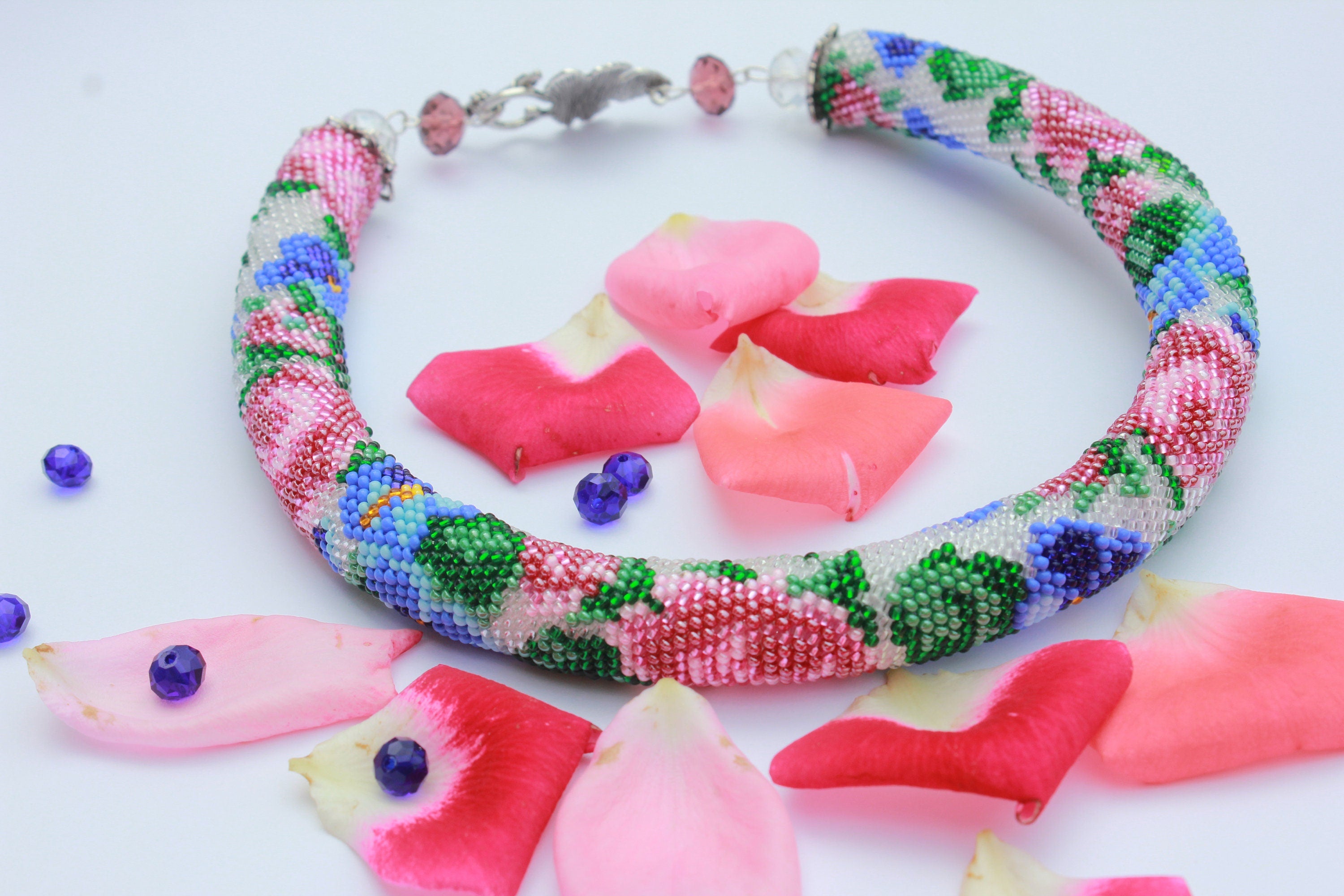 Pink roses necklace~mother of the bride gift~seed bead choker~summer necklace for women~birthday jewelry for her~romantic present for wife~