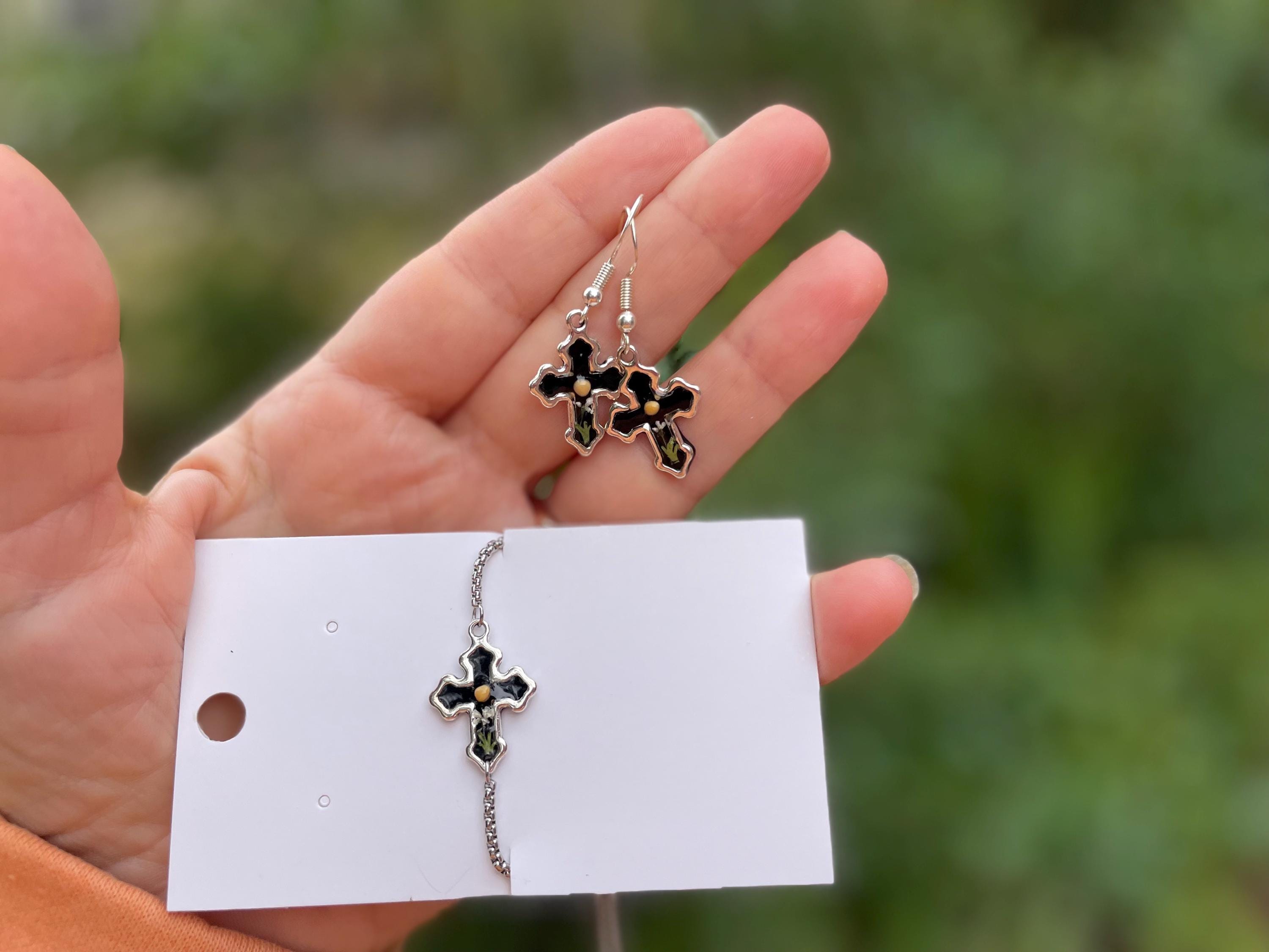 Black Pressed Flower Cross Bracelet: Silver Christian Charm