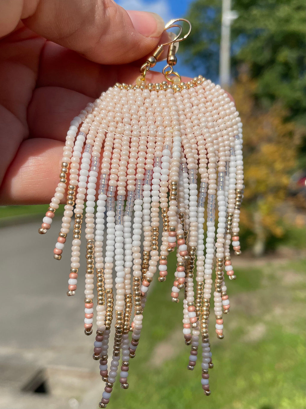Fall autumn wedding Native American style seed bead earrings beige gold white, native style beaded earrings, modern boho fringe earrings