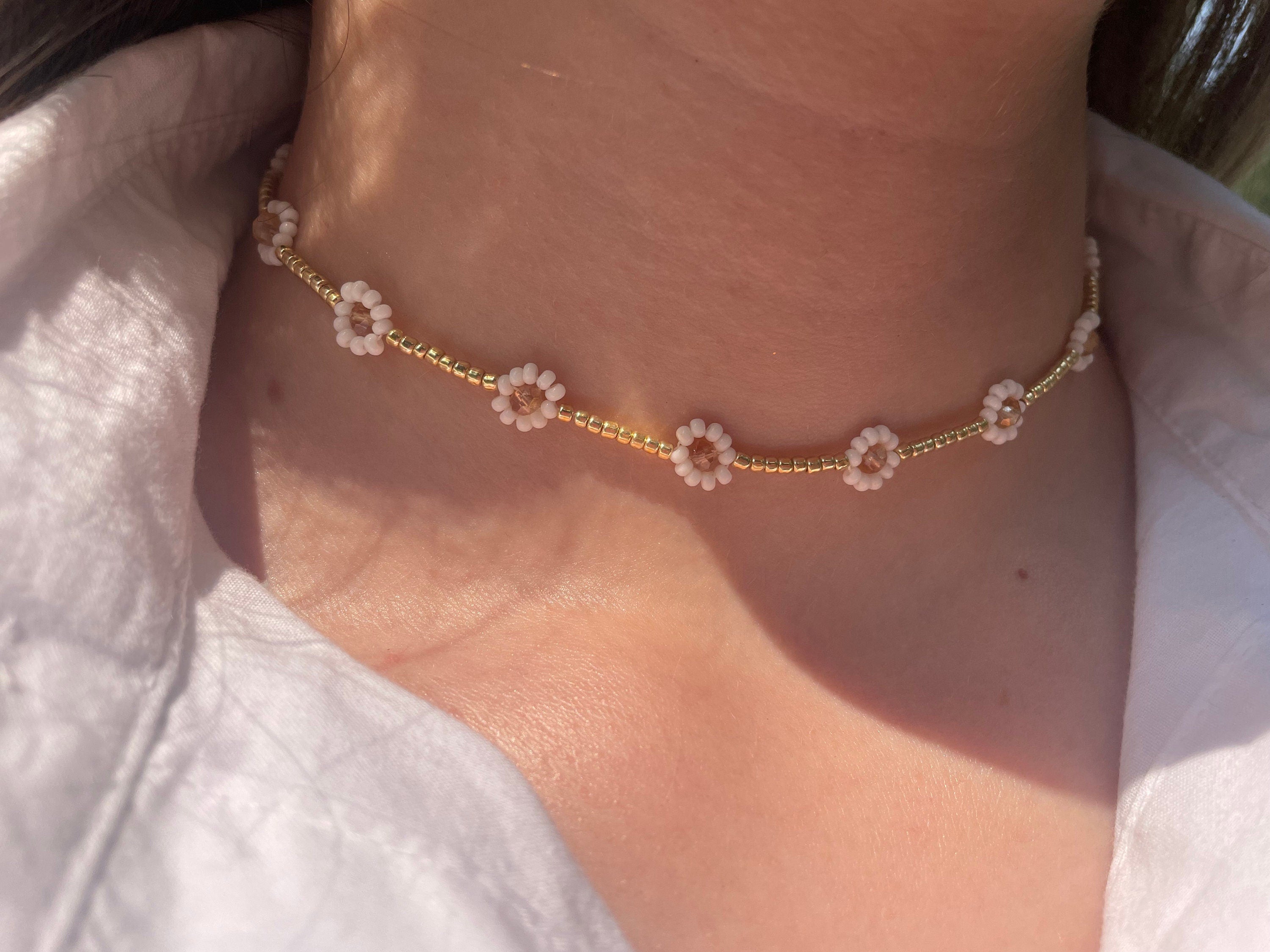 Flower choker Daisy necklace  Minimalist beaded choker necklace seed bead choker handmade choker necklace for women dainty bridal choker