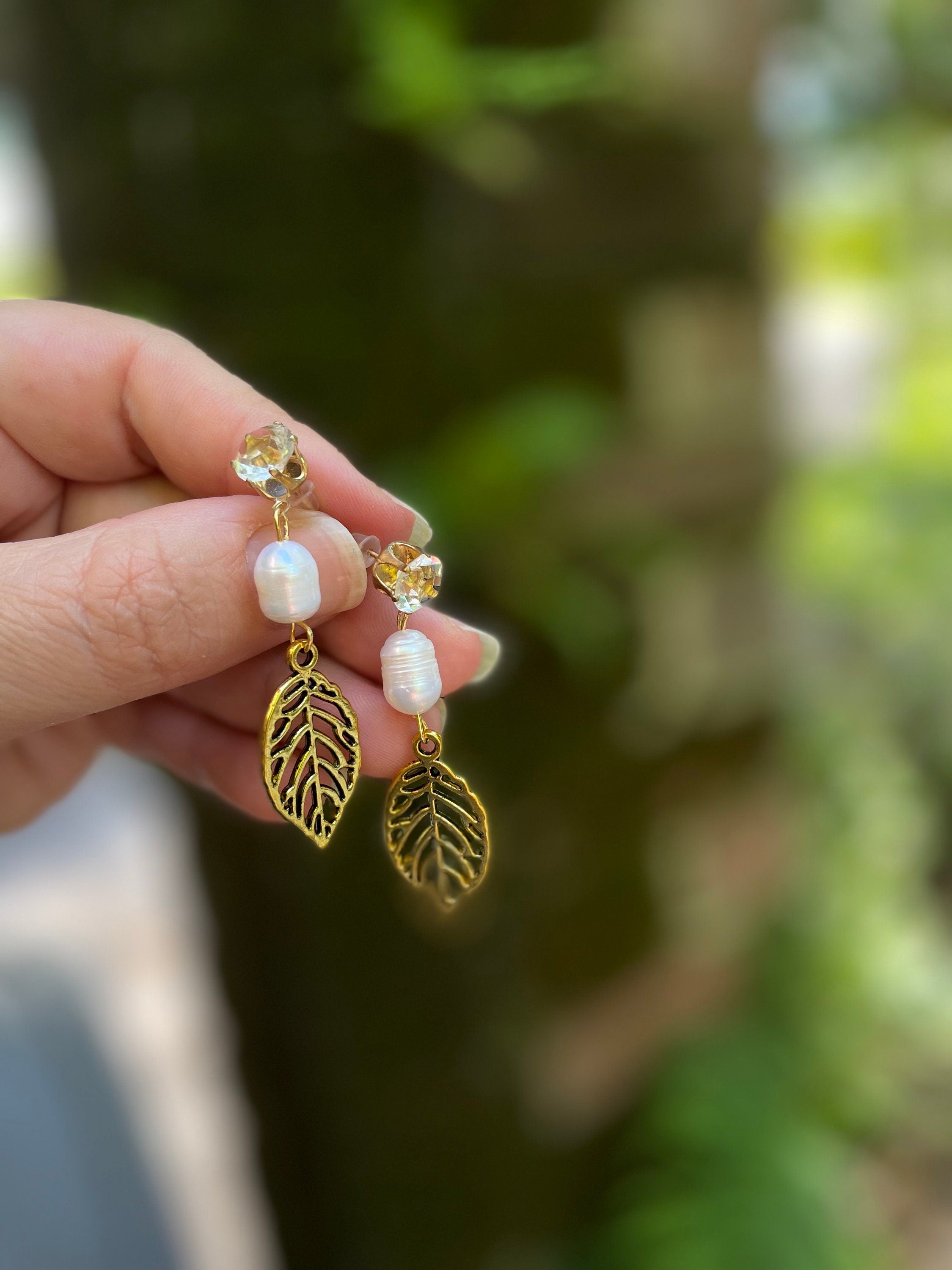 Gold leaf earrings, Long bridal earrings, baroque pearl earrings, rhinestone stud earrings drop, Wedding Jewelry, Bridesmaid Gifts earrings