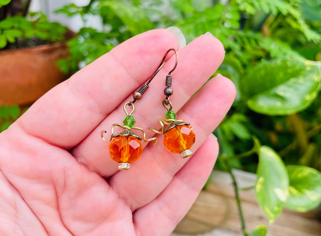 Halloween earrings, cute fall jewellery, pumpkin earrings dangle crystal, lightweight autumn earrings, Halloween party costume accessory