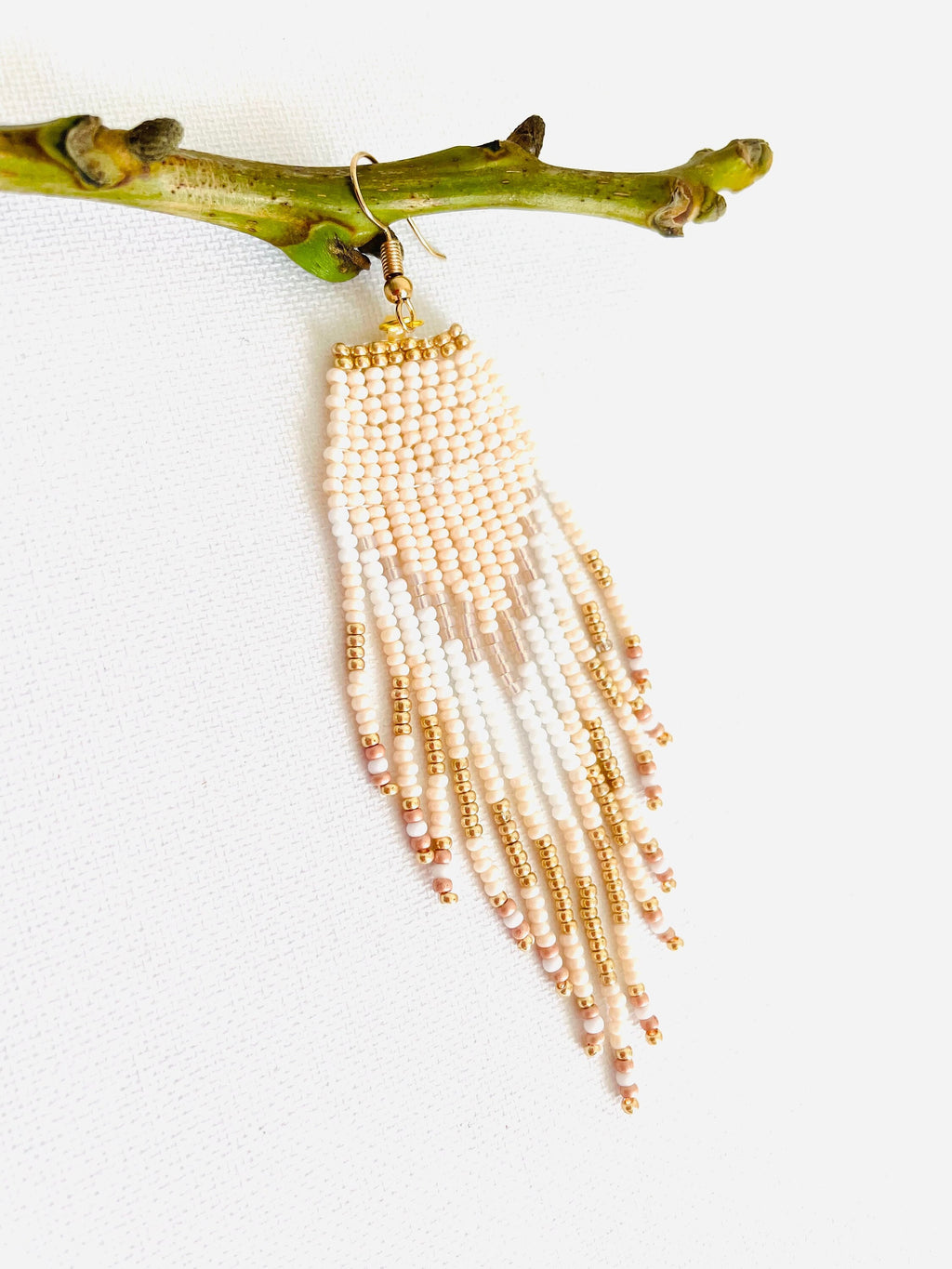 Native American style seed bead earrings beige gold white, native style beaded earrings, modern boho fringe earrings for bride bridesmaids