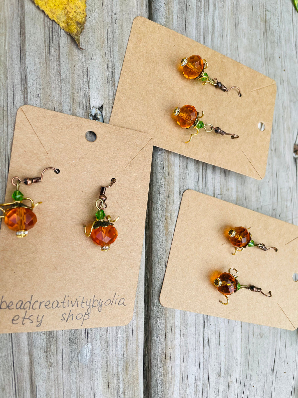 Halloween earrings, cute fall jewellery, pumpkin earrings dangle crystal, lightweight autumn earrings, Halloween party costume accessory
