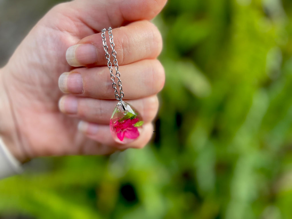 Sweet Pea Flower Necklace: April Birth Flower Resin Jewelry
