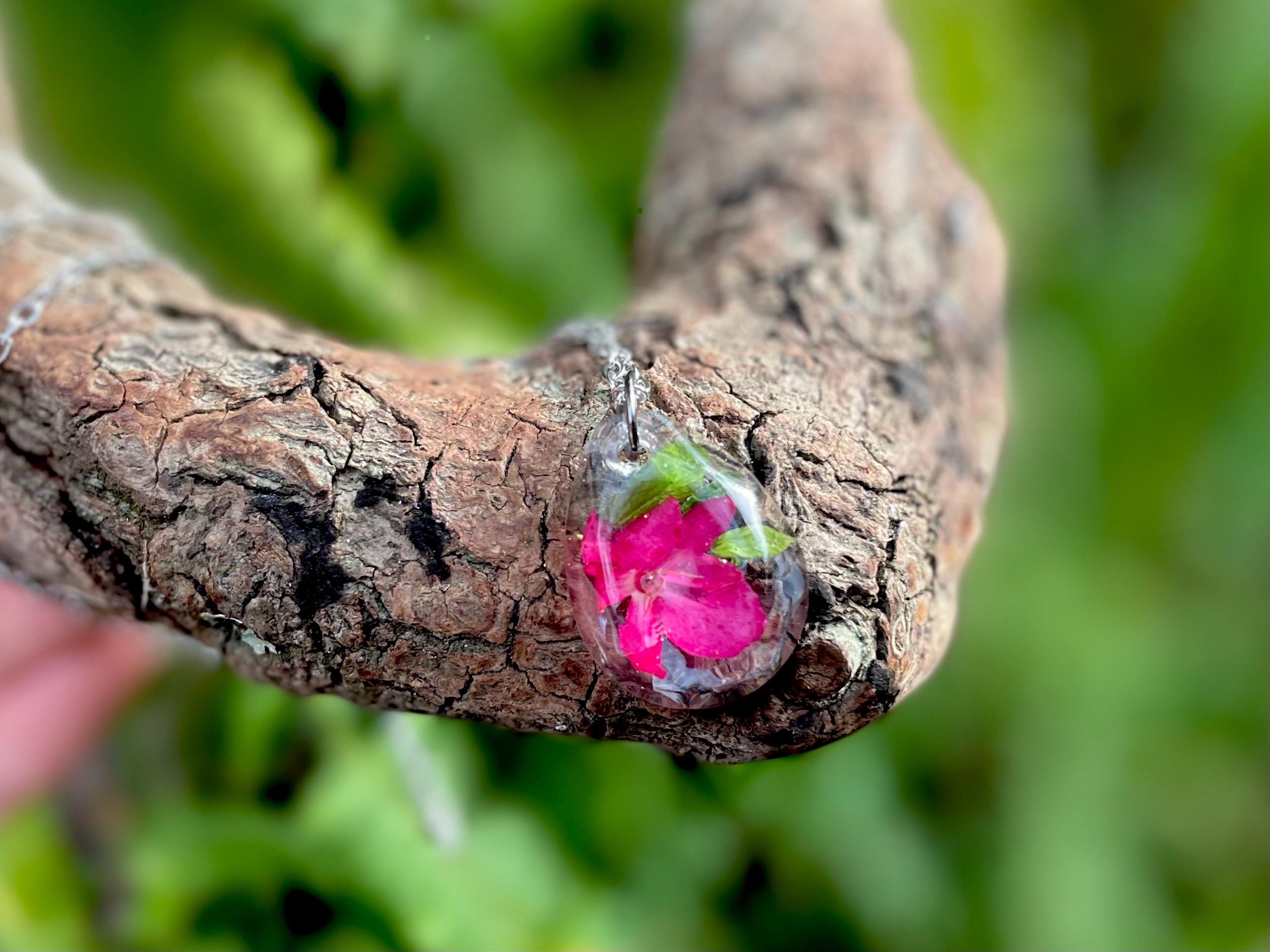 Sweet Pea Flower Necklace: April Birth Flower Resin Jewelry