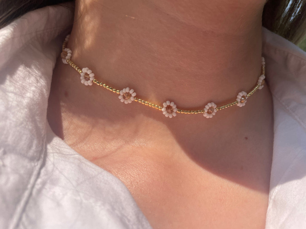 Flower choker Daisy necklace  Minimalist beaded choker necklace seed bead choker handmade choker necklace for women dainty bridal choker