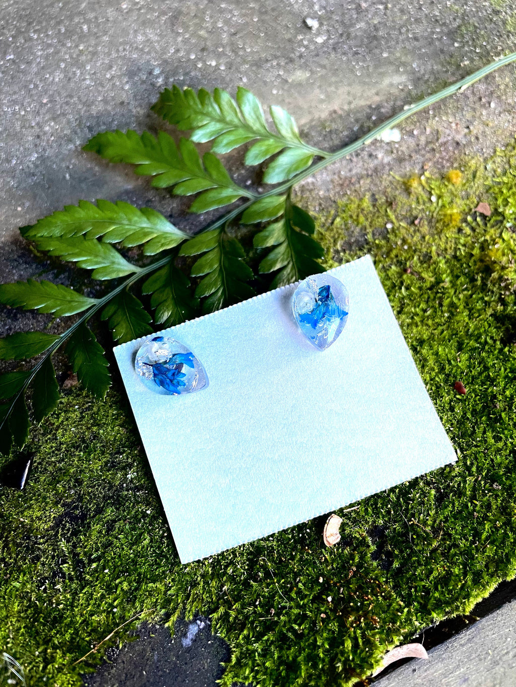 minimalist  earrings wedding, Dainty teardrop blue white flower resin studs and necklace jewelry set, unique handmade jewelry gift for mom