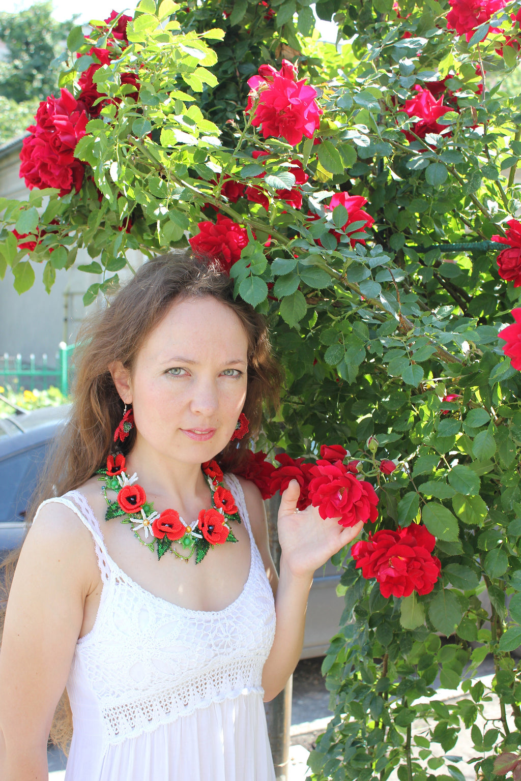 Red poppy and daisy necklace~floral choker collar~unique gifts for women~seed bead statement jewelry~bride floral headpiece~anniversary gift