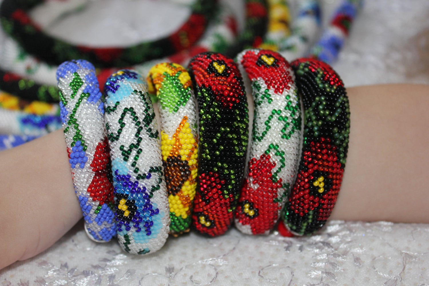 Flower bracelet, seed bead Crochet flower bracelet for women, Sunflower red poppy blue flower floral bridal jewelry, bangle bracelet