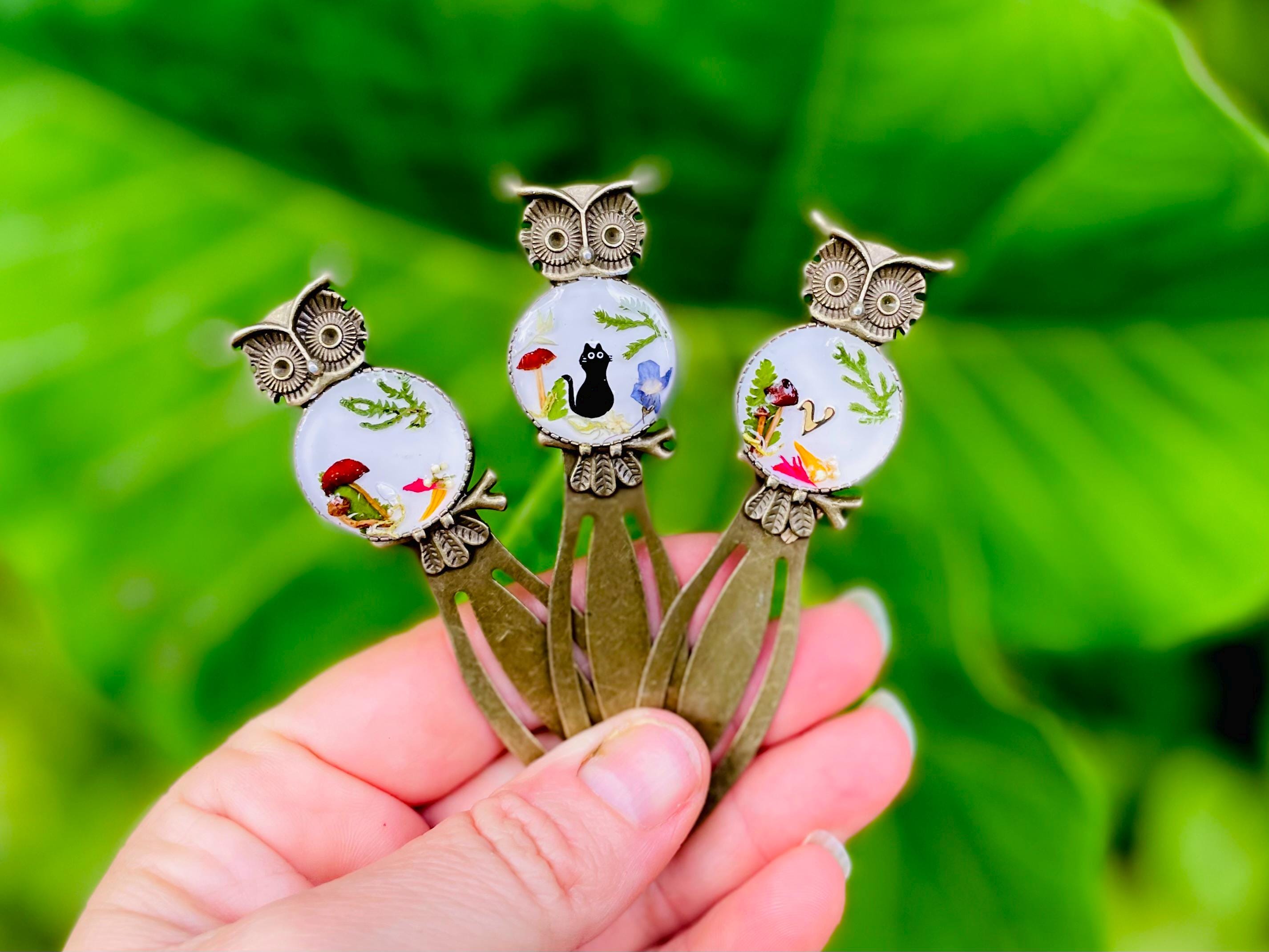 Personalized Metal Bookmark with Initial: Custom Pressed Flower / Cat / Mushroom Design Bookish gift