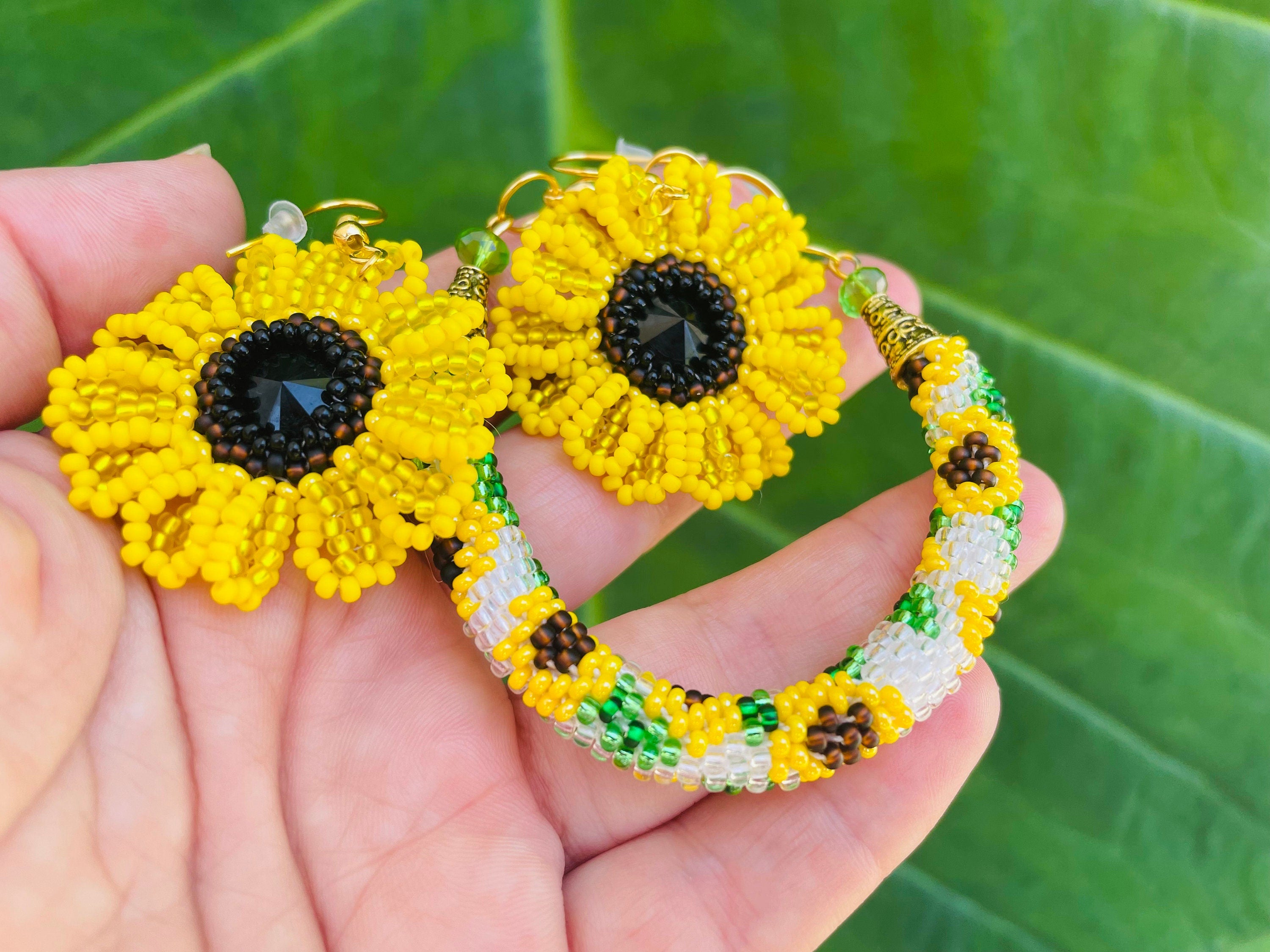 Sunflower bracelet, Seed bead bracelet bridal, flower bracelets for women, Ukraine sunflower, floral bracelet for girls, Ukrainian seller