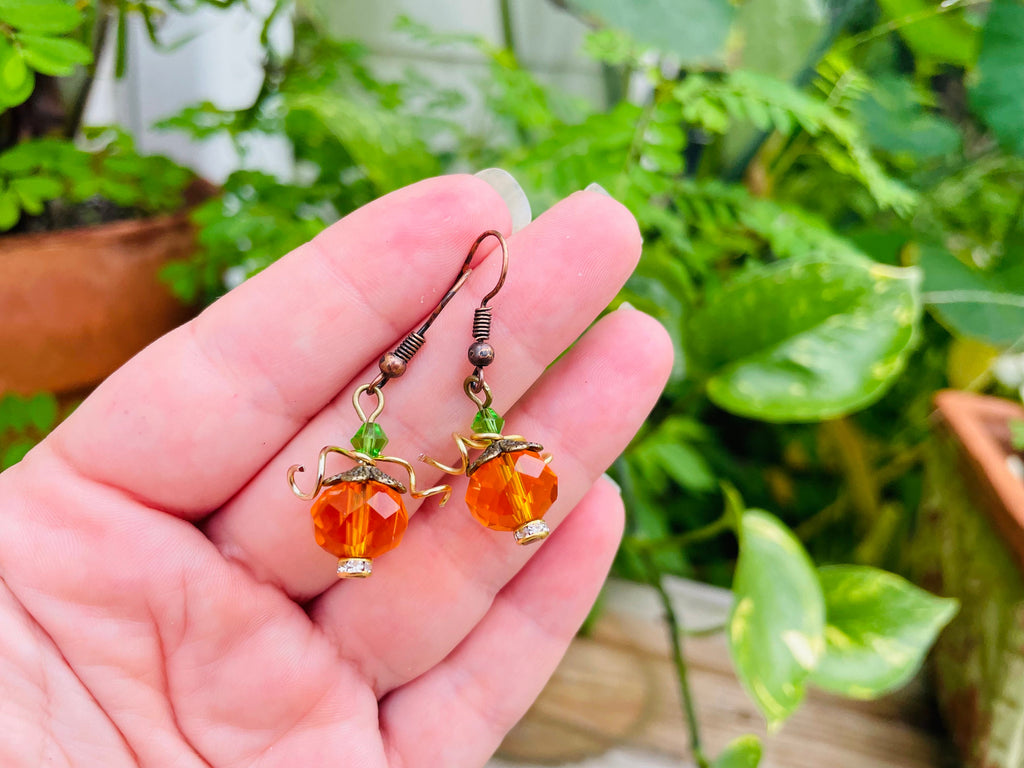 Halloween earrings, cute fall jewellery, pumpkin earrings dangle crystal, lightweight autumn earrings, Halloween party costume accessory