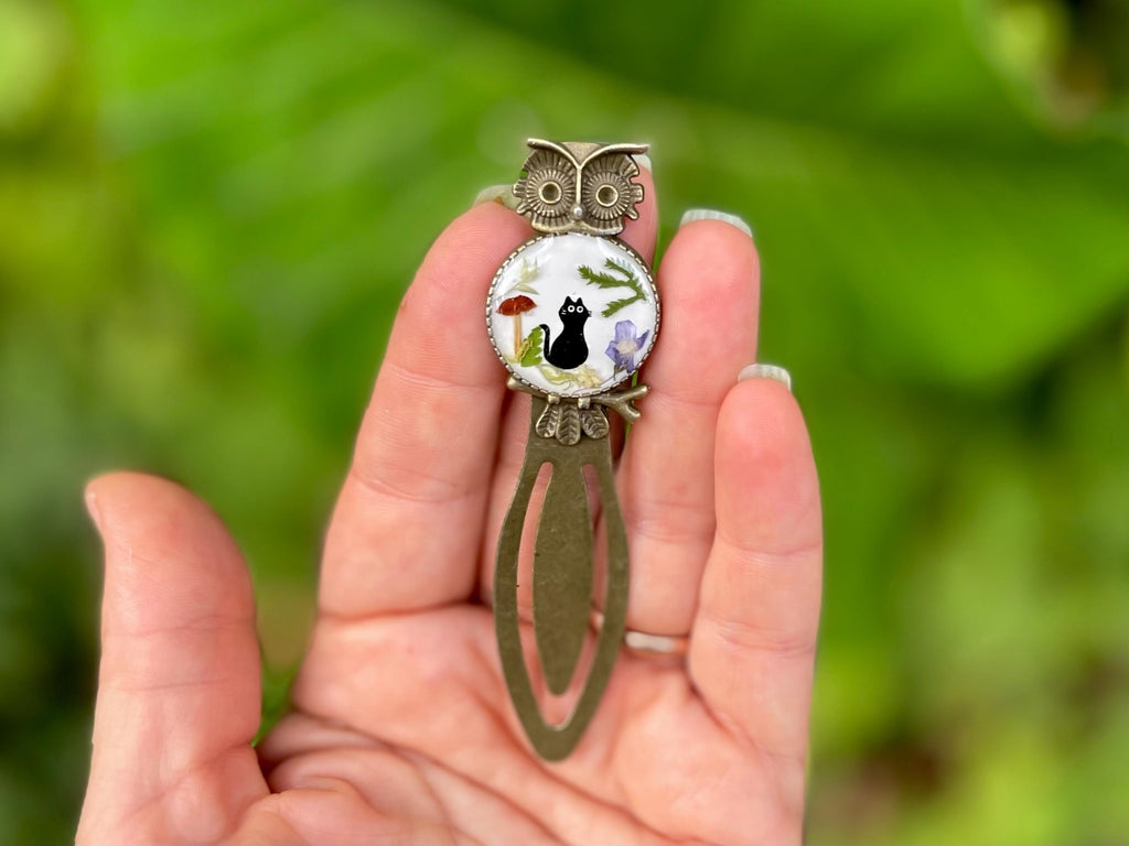Personalized Metal Cat Bookmark: Custom Initial Pressed Flower Mushroom Book lover Galentine gift