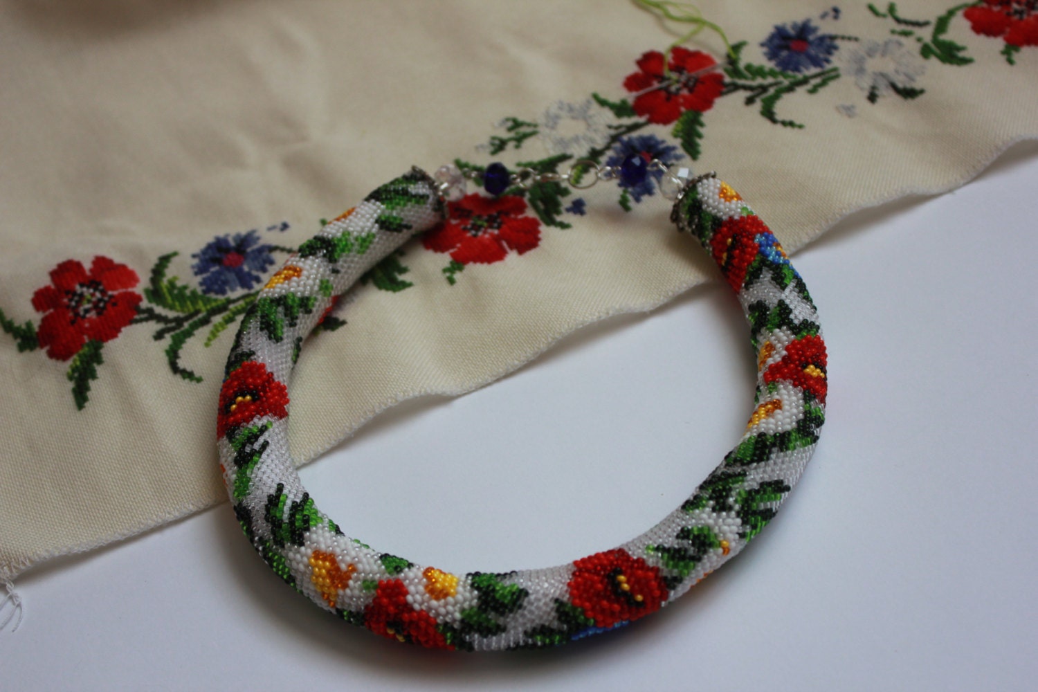 Flower Necklace~bead rope choker~crochet necklace with beads~daisy necklace~Ukrainian necklace~floral jewelry bridal~red poppy flowers mom