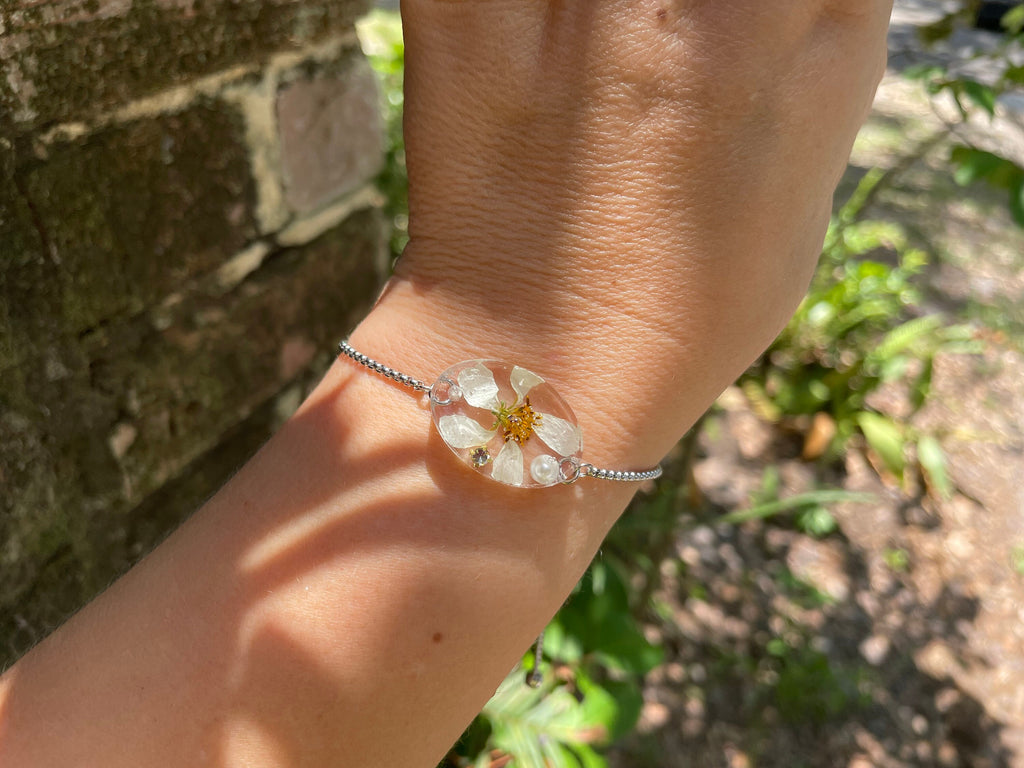 Personalized Birthstone Daisy Flower Bracelet: Handmade Wedding Jewelry
