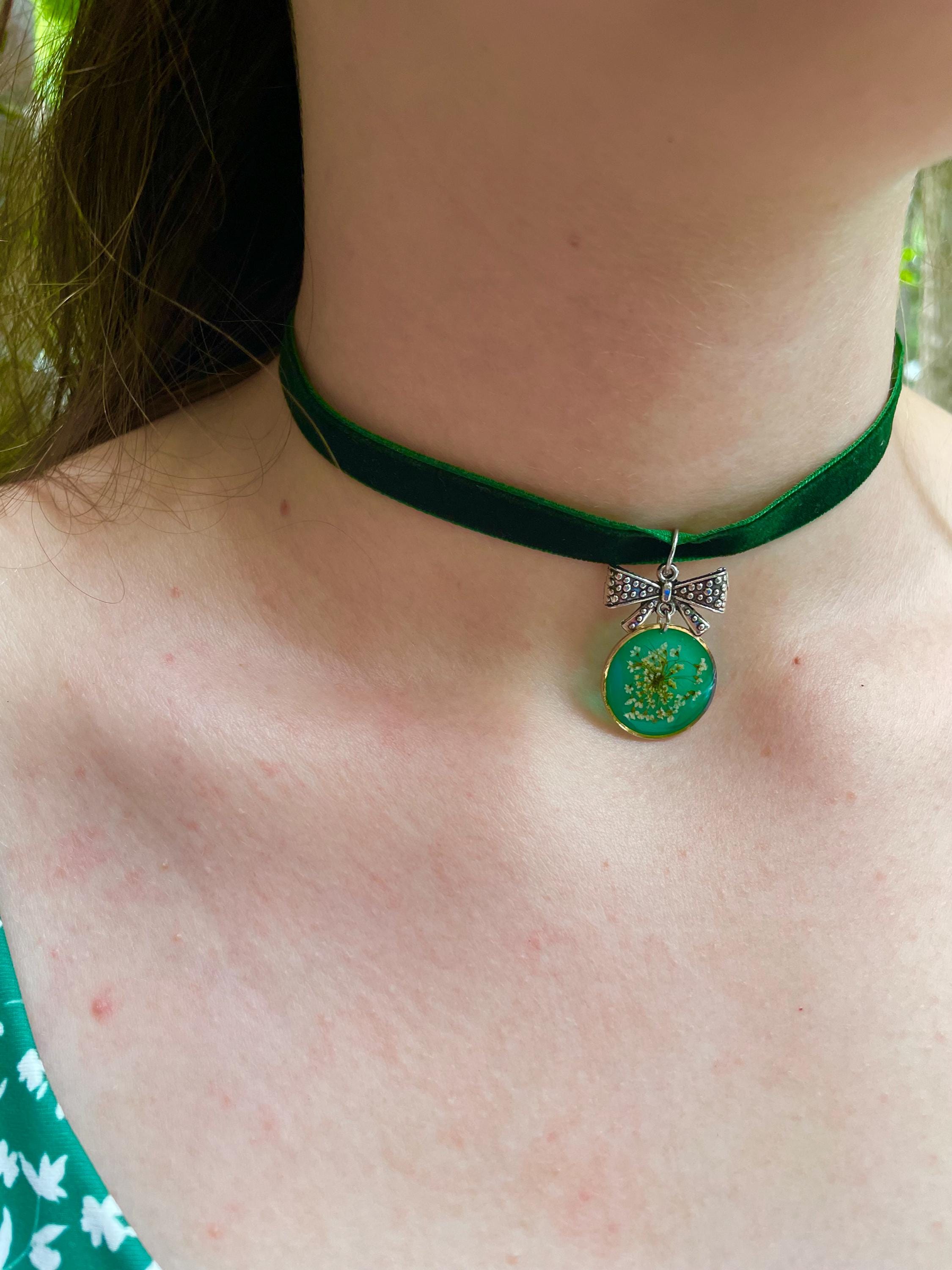 Emerald Green Velvet Choker: Victorian Real Flower Necklace Coquette Cosplay
