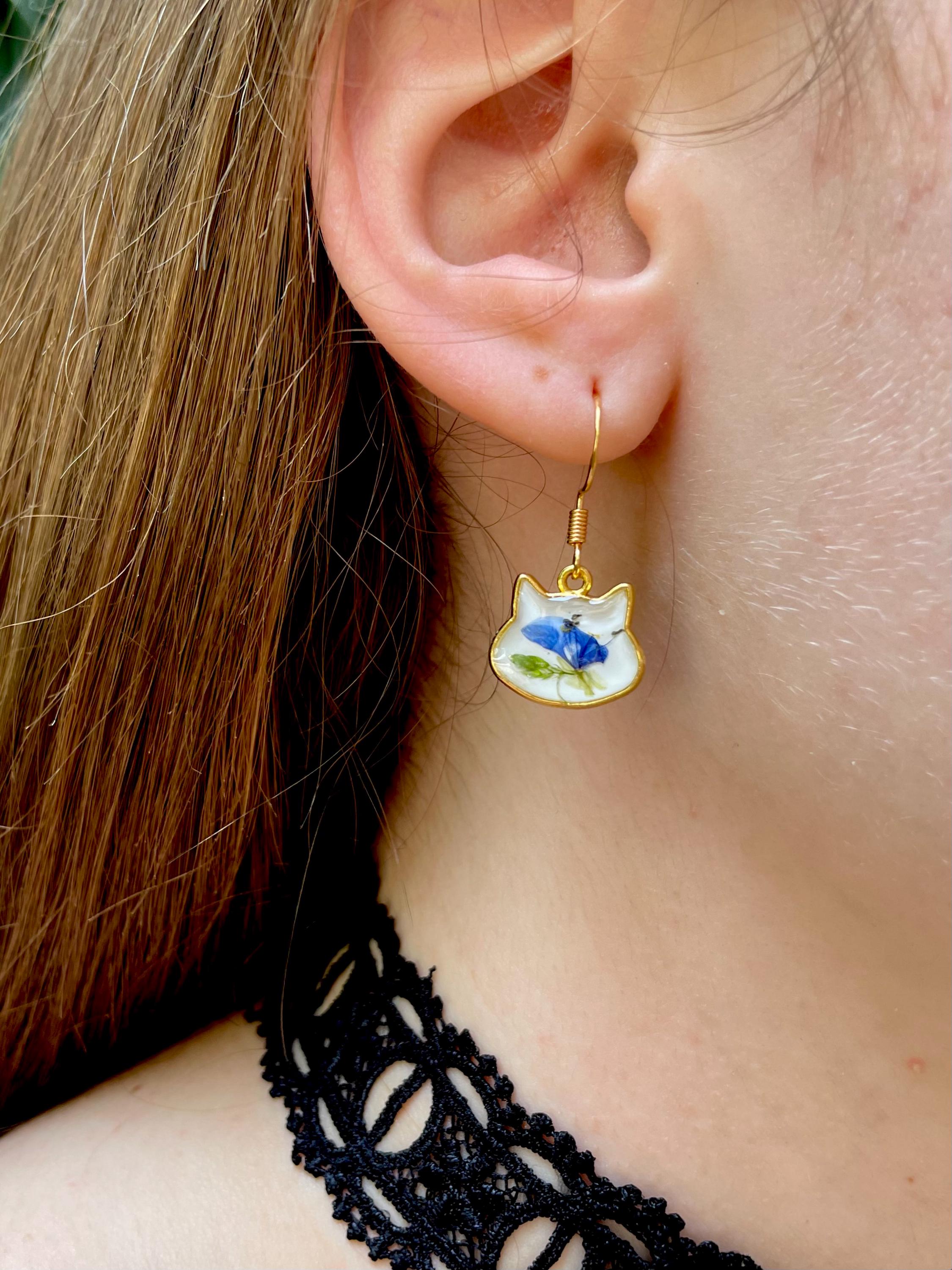 90s Black Velvet Cat Choker: White Flower Charm, Custom Length