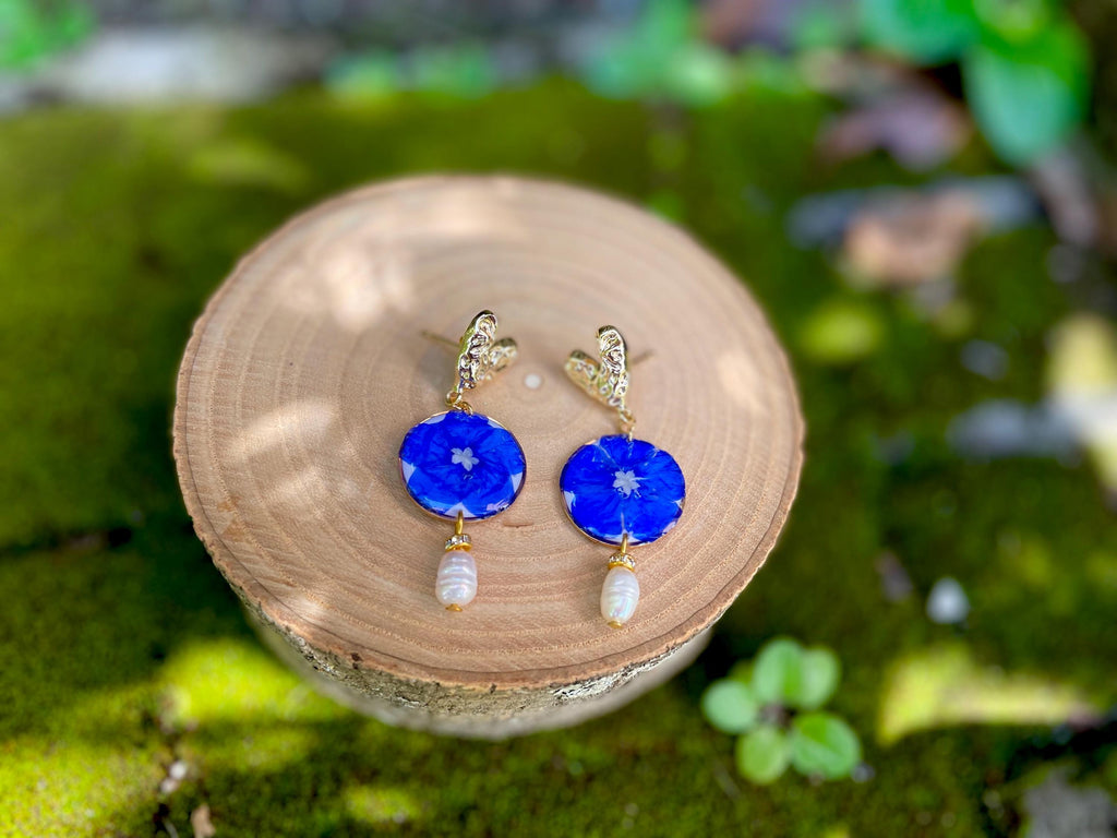 14K Gold Heart Earrings: Forget-Me-Not Flower & Baroque Pearl
