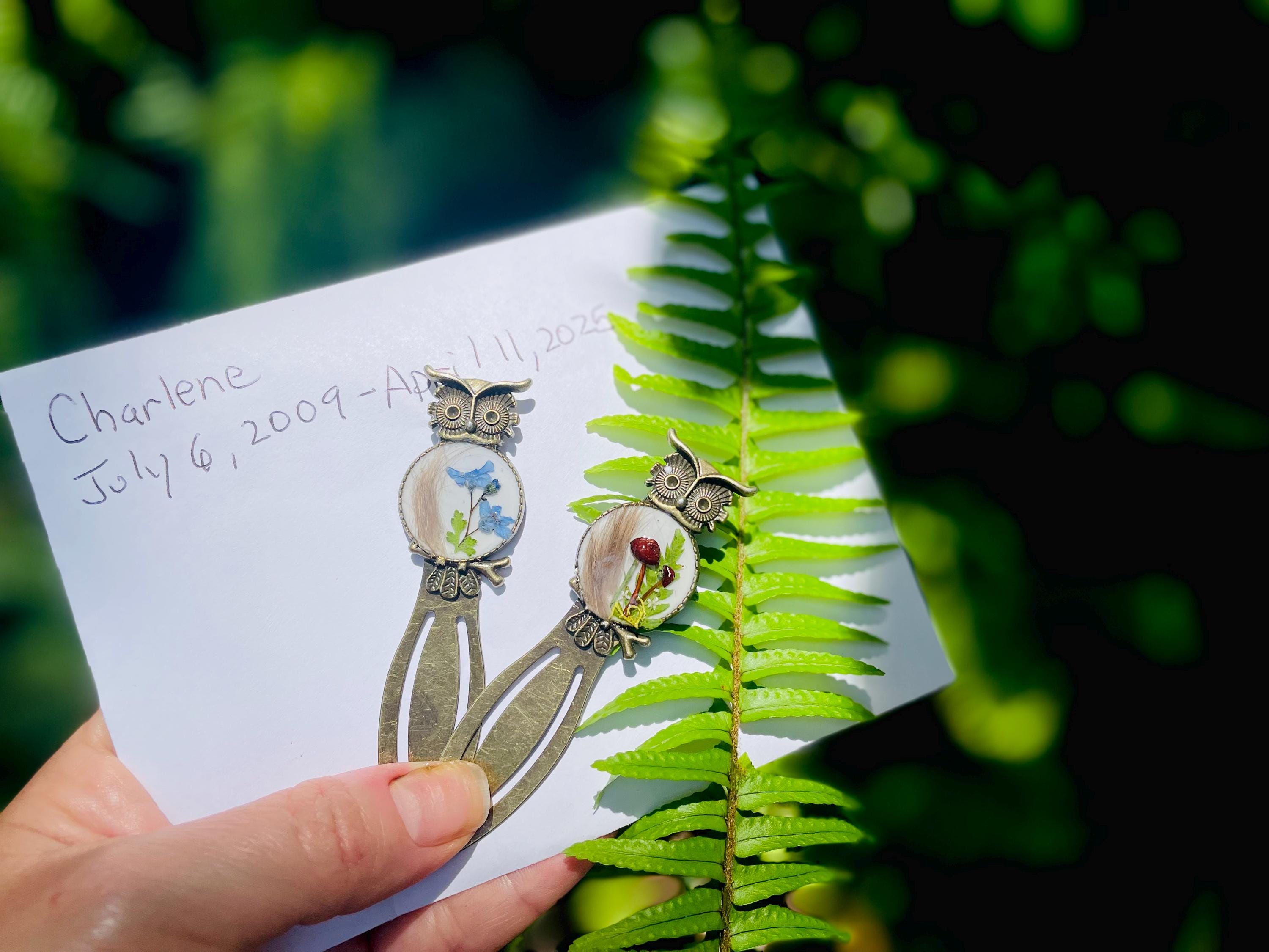 Custom Pet Hair Memorial Bookmark: Dried Flowers, Resin Keepsake