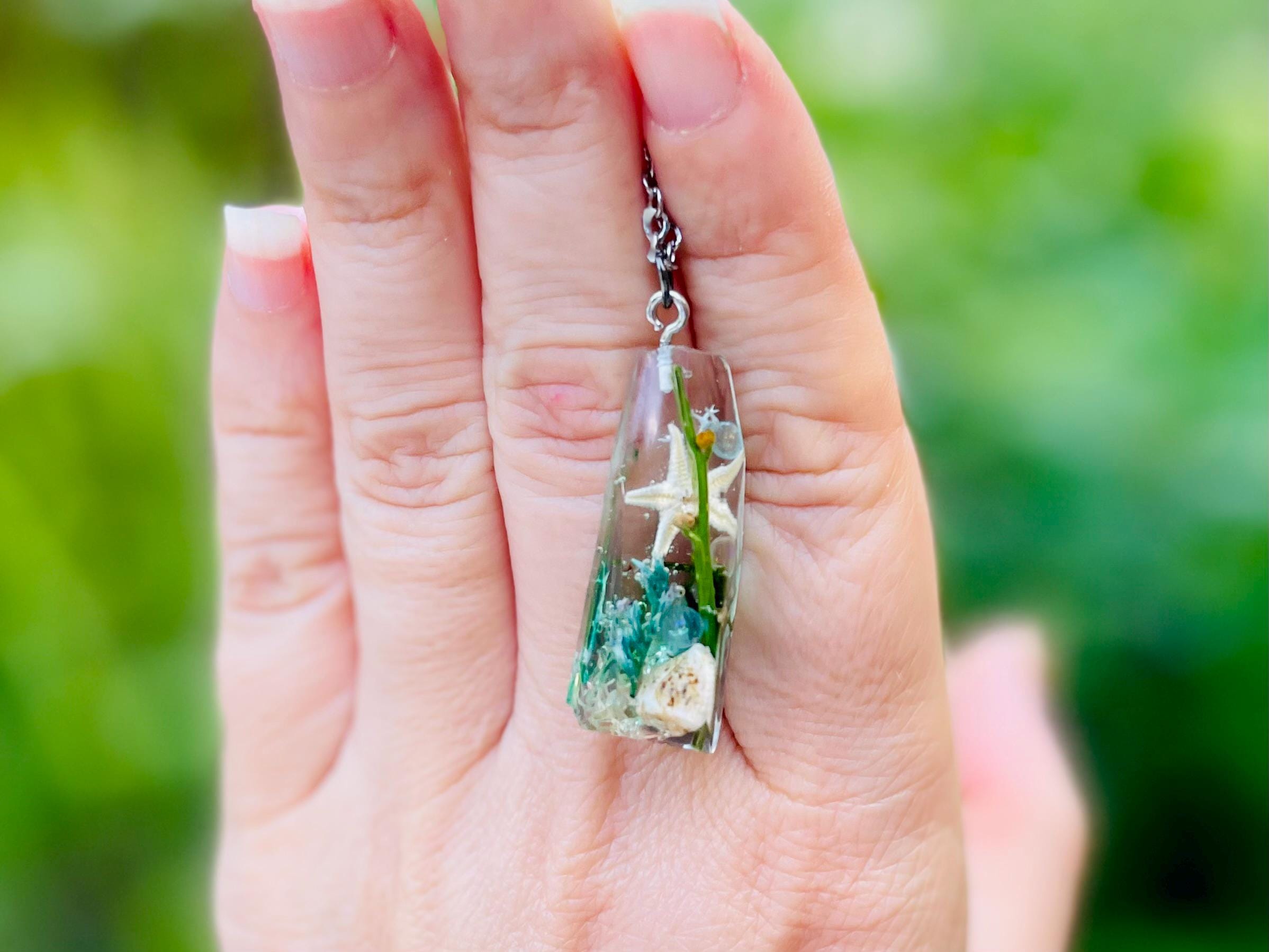 Handmade Resin Sea Star Necklace: Beach Wedding Jewelry for Men/Women