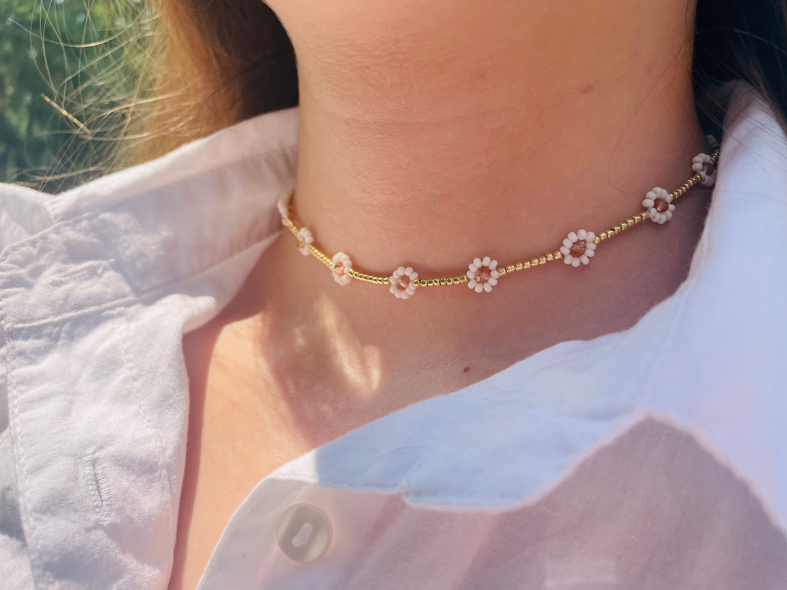 Flower choker Daisy necklace  Minimalist beaded choker necklace seed bead choker handmade choker necklace for women dainty bridal choker