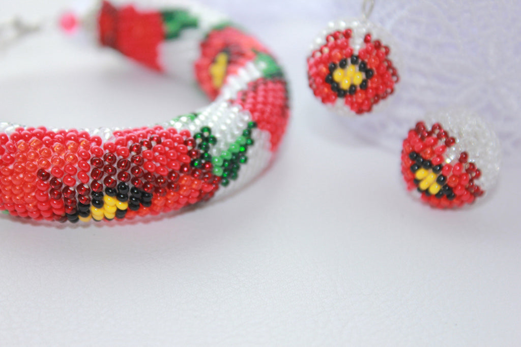 Mothers day gift red poppies bracelet, red flower bracelet mom, floral bracelet beaded for bridesmaid, jewelry for bride, wife birthday gift