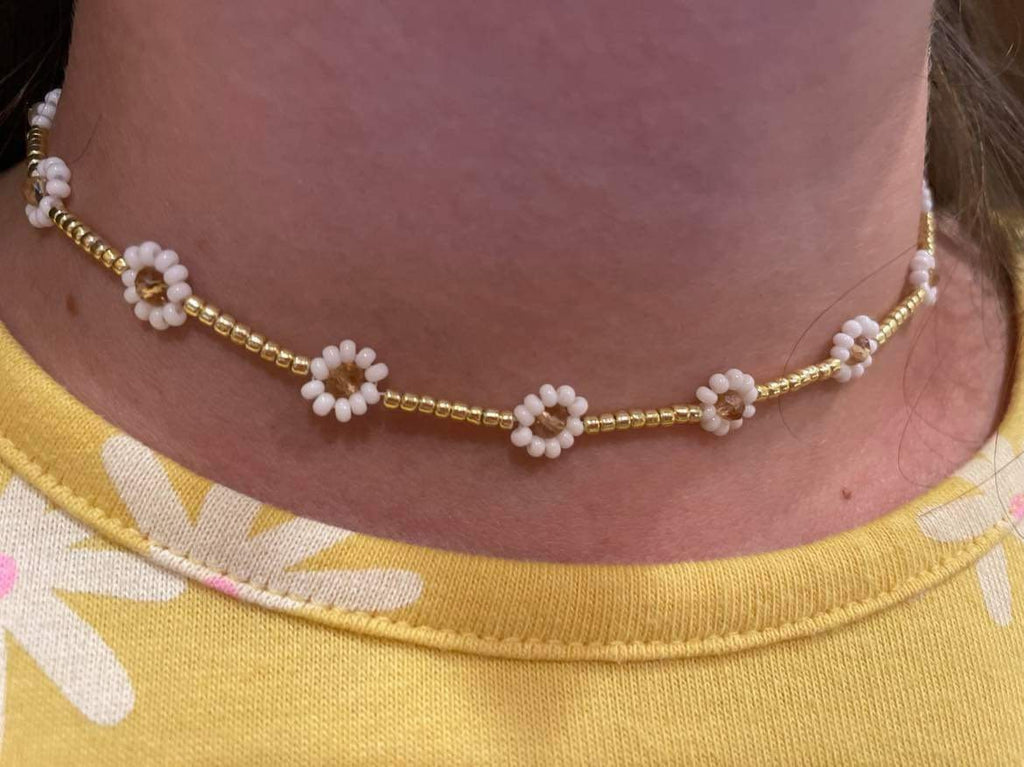 Flower choker Daisy necklace  Minimalist beaded choker necklace seed bead choker handmade choker necklace for women dainty bridal choker