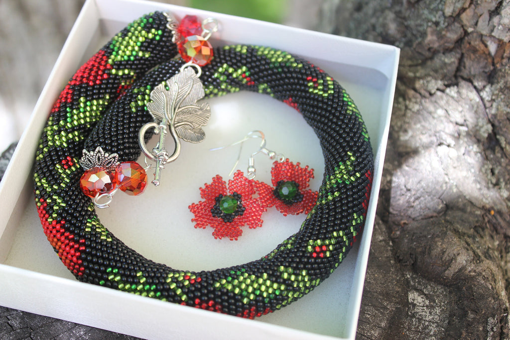 Red poppy earrings, Red Flower Earrings, Red Dangling Earrings, Beaded Flower Earrings, handmade Drop Earrings, modern beadwork jewelry mom