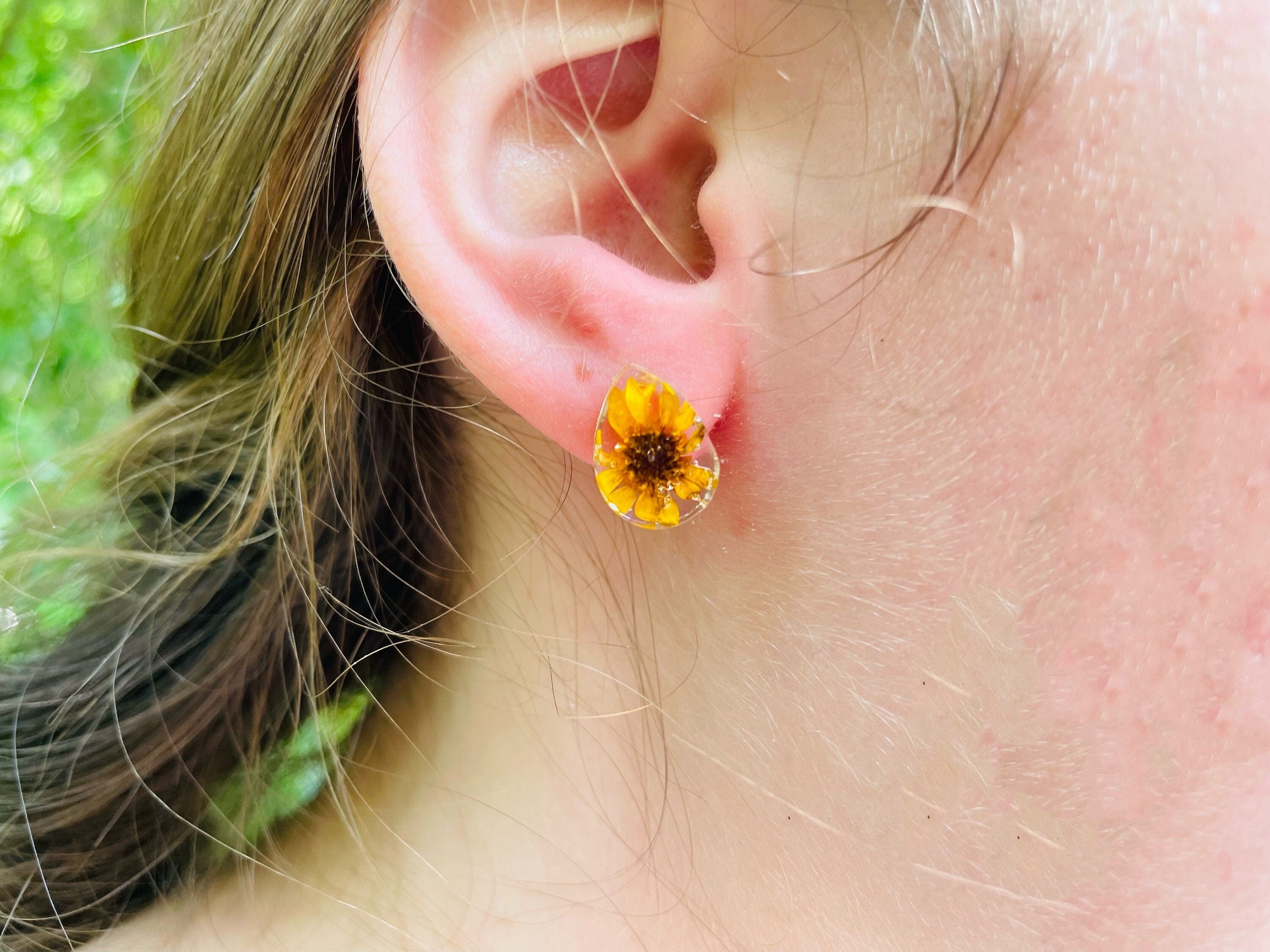 Real Sunflower Drop Stud Earrings Resin August Birth Flower Gift Idea for Flower Girl Bridesmaid Minimalist Sunflower Wedding jewelry set