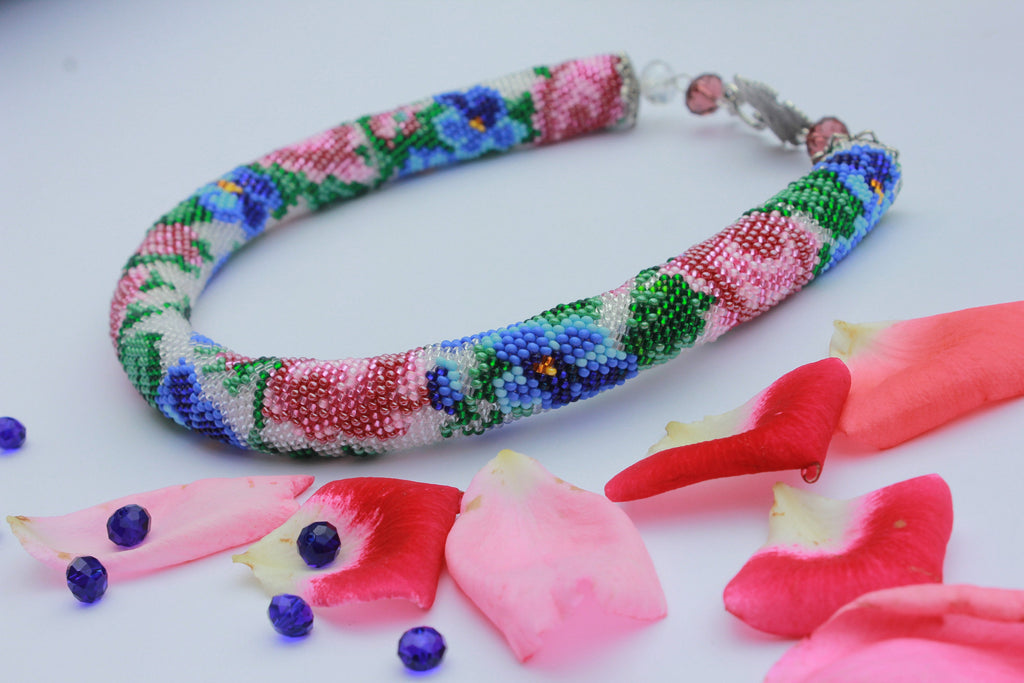 Pink roses necklace~mother of the bride gift~seed bead choker~summer necklace for women~birthday jewelry for her~romantic present for wife~