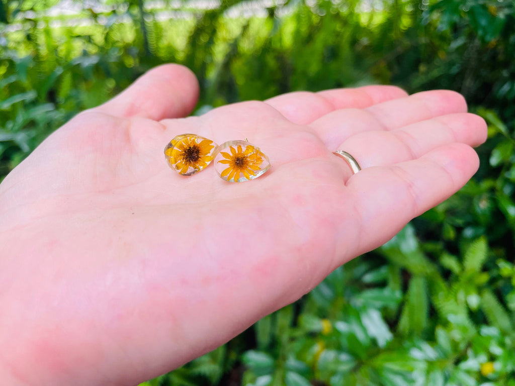 Real Sunflower Drop Stud Earrings Resin August Birth Flower Gift Idea for Flower Girl Bridesmaid Minimalist Sunflower Wedding jewelry set