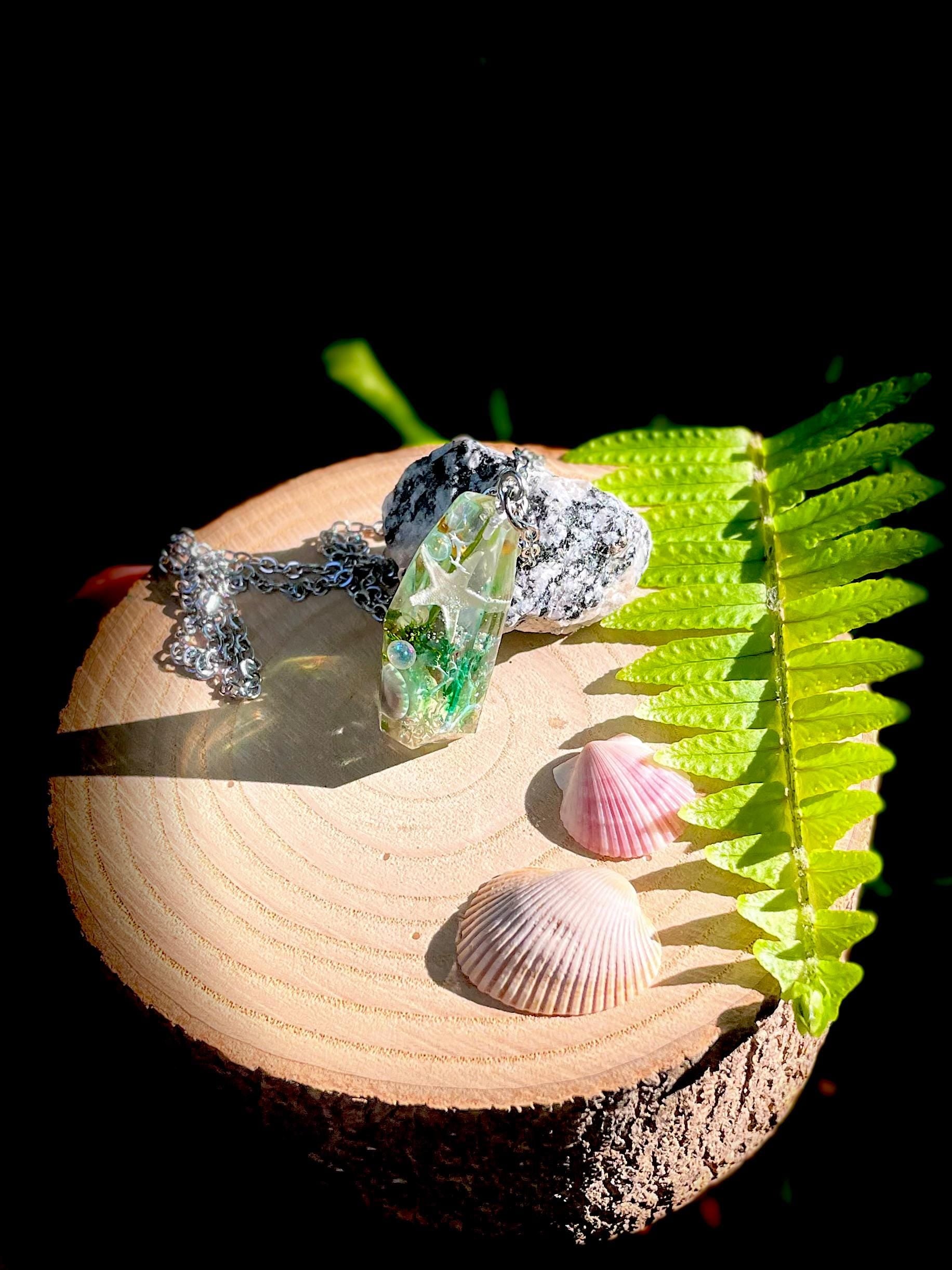 Handmade Resin Sea Star Necklace: Beach Wedding Jewelry for Men/Women