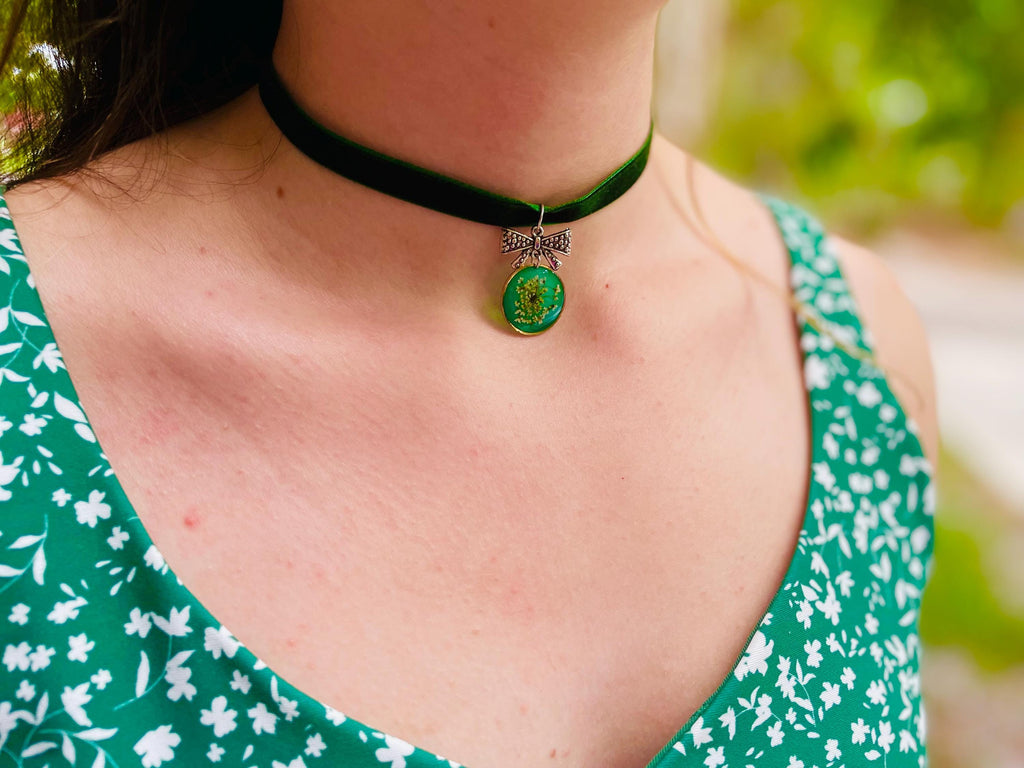 Emerald Green Velvet Choker: Victorian Real Flower Necklace Coquette Cosplay