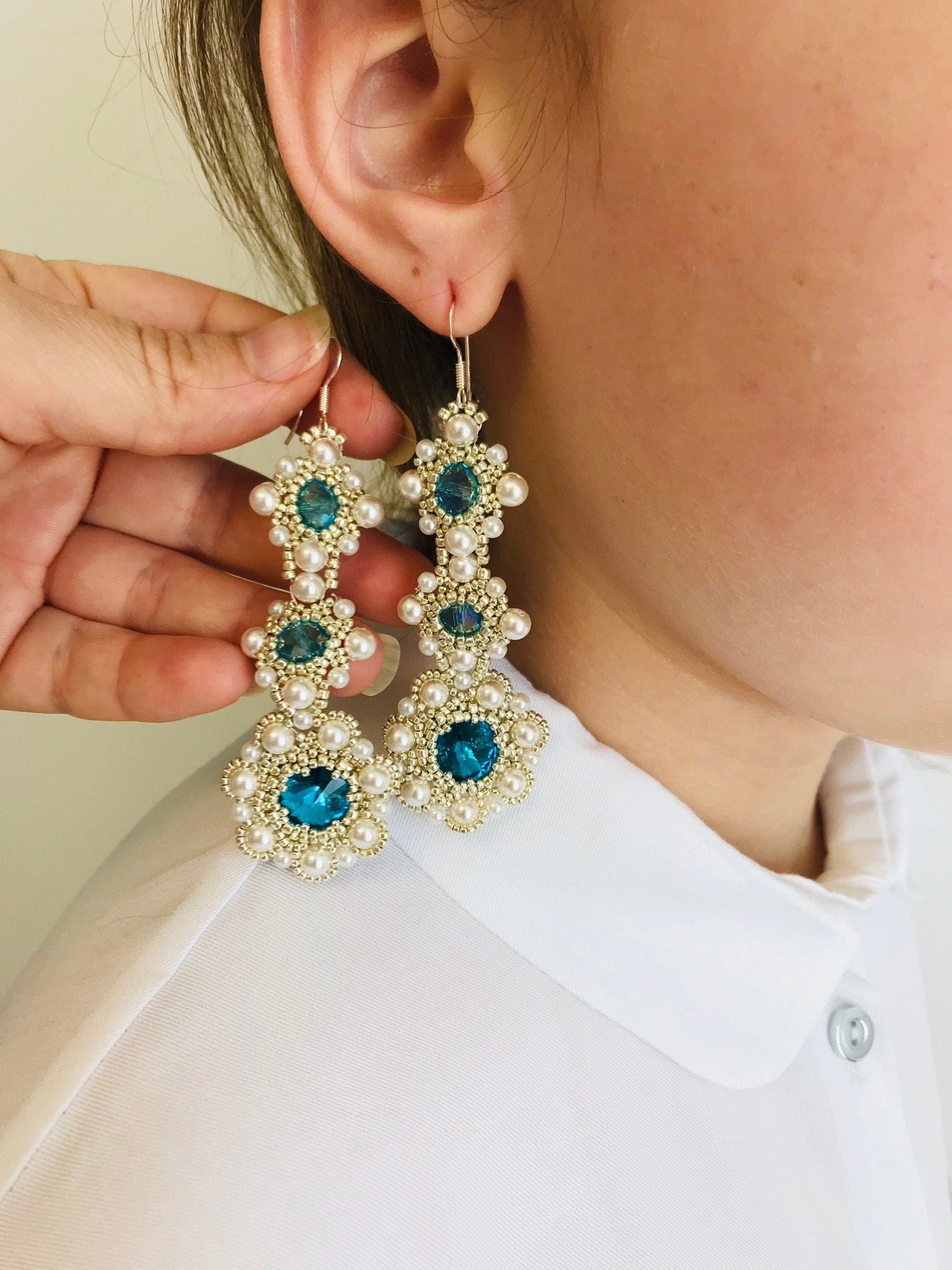 Wedding earrings for brides~Bridal dangle earrings~Swarovski pearl bridal earrings~Beaded earrings for wedding turquoise chandelier earrings