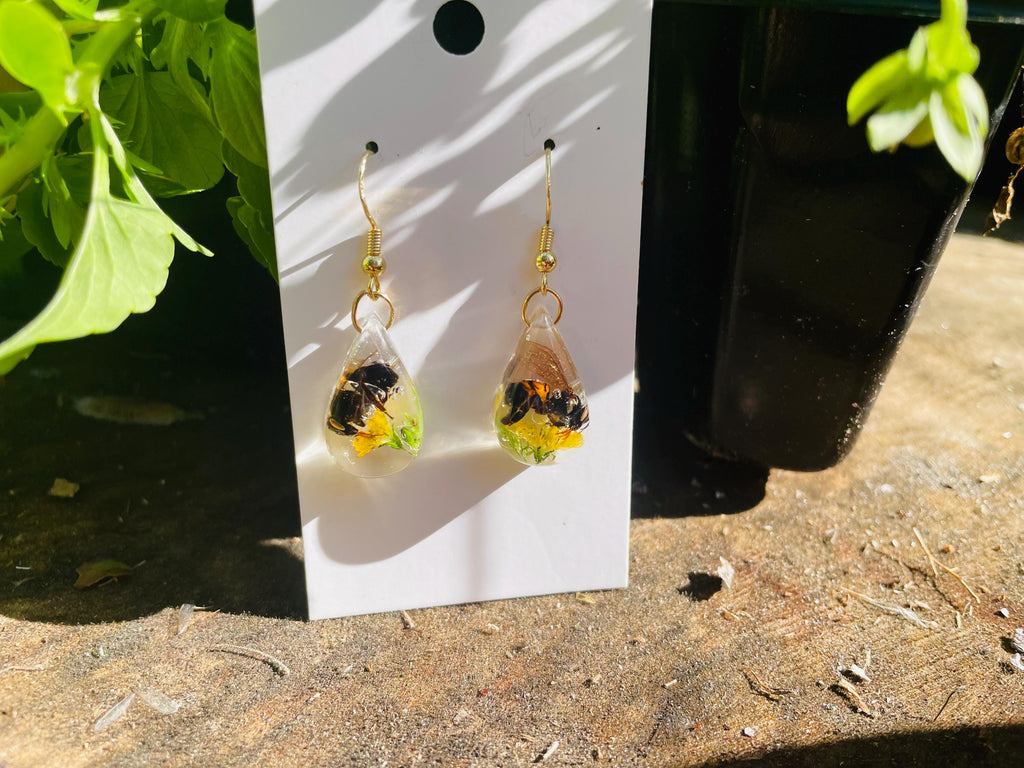Real Bee Earrings Resin: Yellow Dandelion Flower and Insect Jewelry Gift for her Ethically Preserved