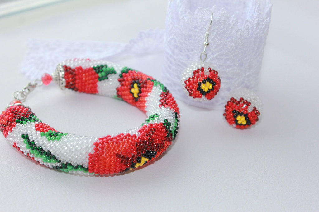 Mothers day gift red poppies bracelet, red flower bracelet mom, floral bracelet beaded for bridesmaid, jewelry for bride, wife birthday gift