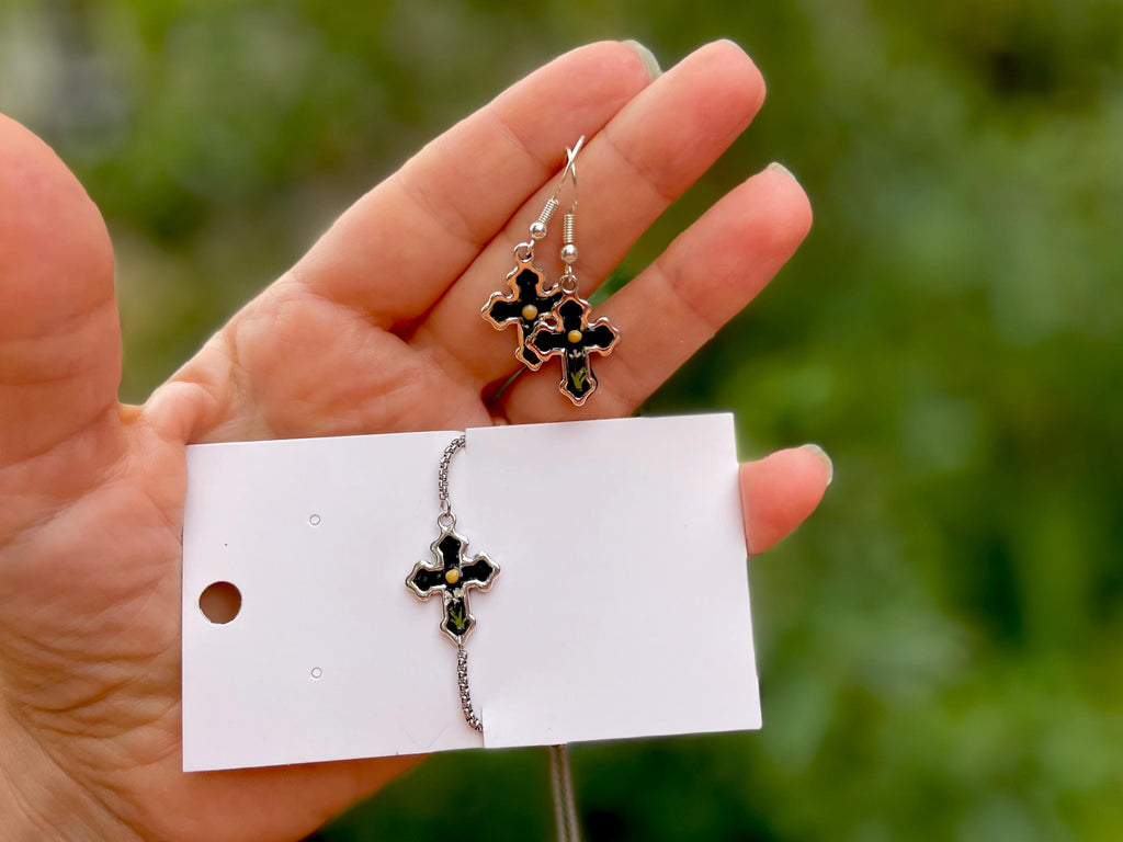 Black Pressed Flower Cross Bracelet: Silver Christian Charm