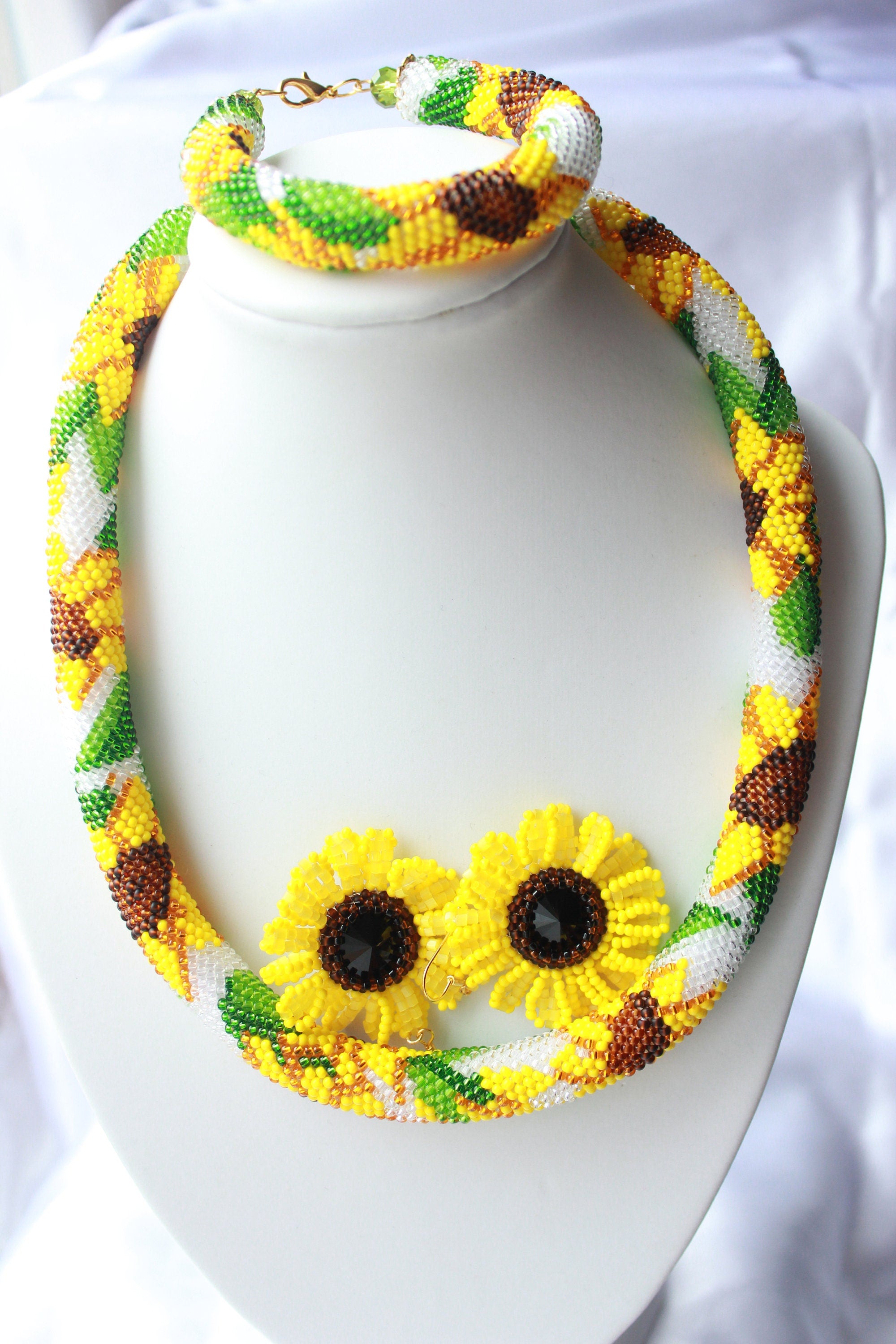 Sunflower Necklace for women, sunflower crochet bracelet handmade, beaded Necklaces for her, sunflower jewelry set, best friend gifts