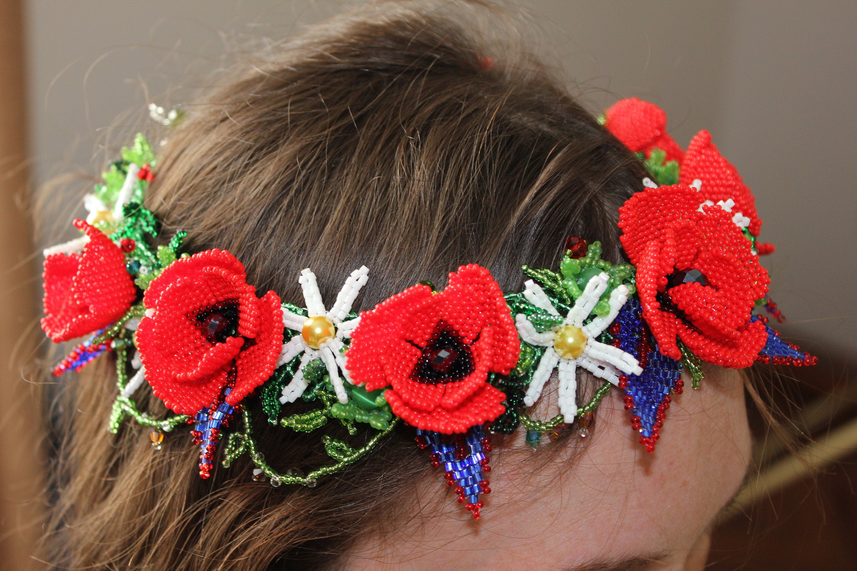 Red poppy and daisy necklace~floral choker collar~unique gifts for women~seed bead statement jewelry~bride floral headpiece~anniversary gift