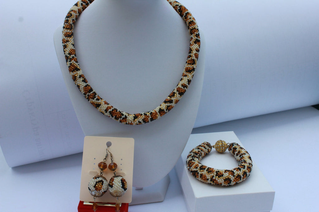 Leopard Necklace, animals jewelry, Bead crochet Necklace, leopard jewelry set, ethnic necklace, women choker collar,  handmade gifts for mom
