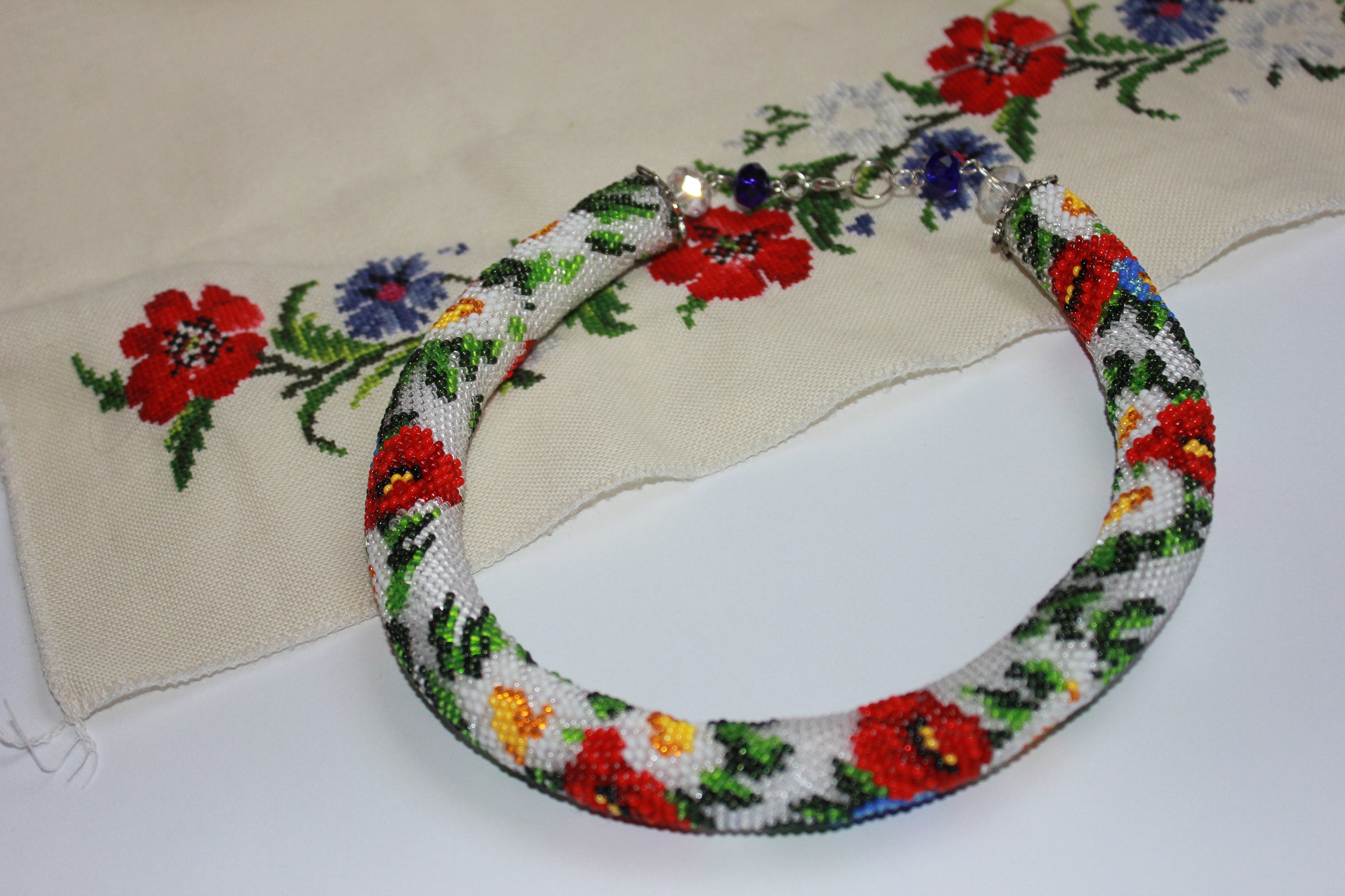 Flower Necklace~bead rope choker~crochet necklace with beads~daisy necklace~Ukrainian necklace~floral jewelry bridal~red poppy flowers mom