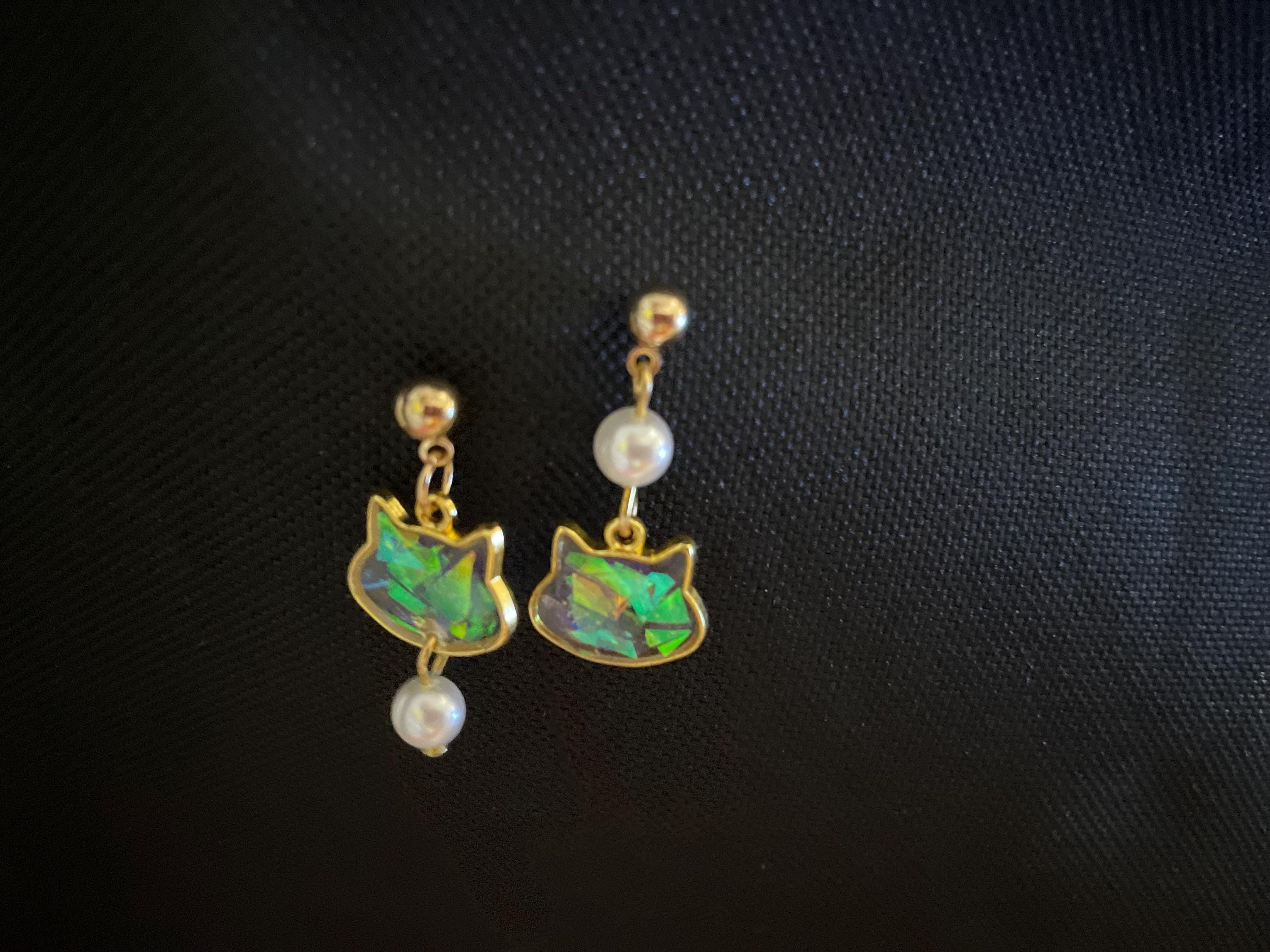 Iridescent Cat Head Earrings: Gold Boho Freshwater Pearl Dangles