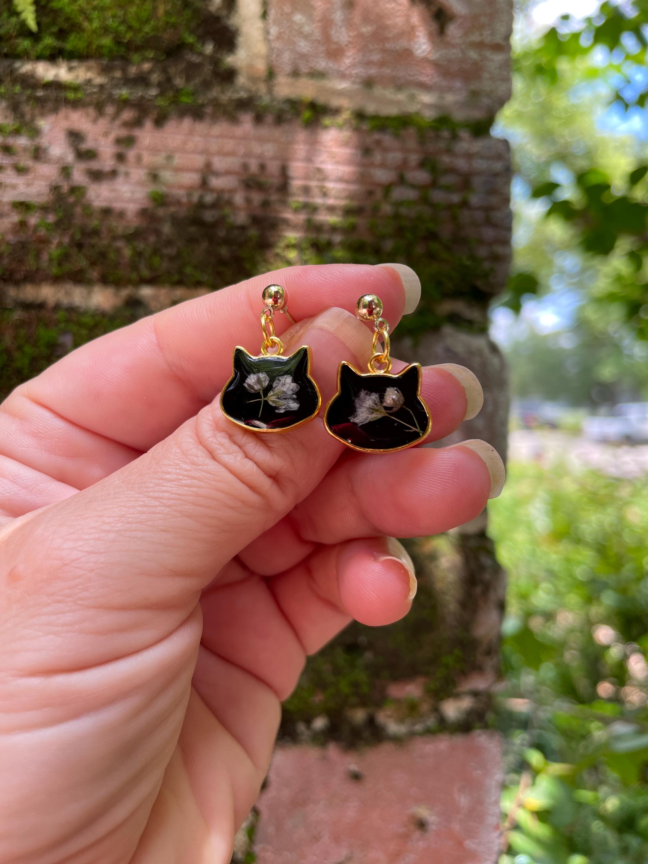 Black Cat Earrings: Gold Gothic Charm with Real White Flowers Birthstone Personalized
