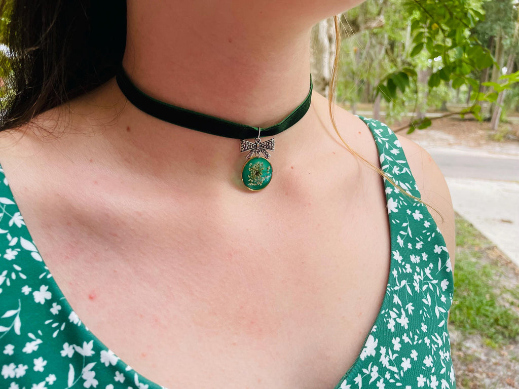 Emerald Green Velvet Choker: Victorian Real Flower Necklace Coquette Cosplay