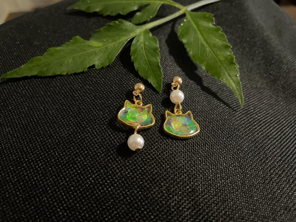 Iridescent Cat Head Earrings: Gold Boho Freshwater Pearl Dangles