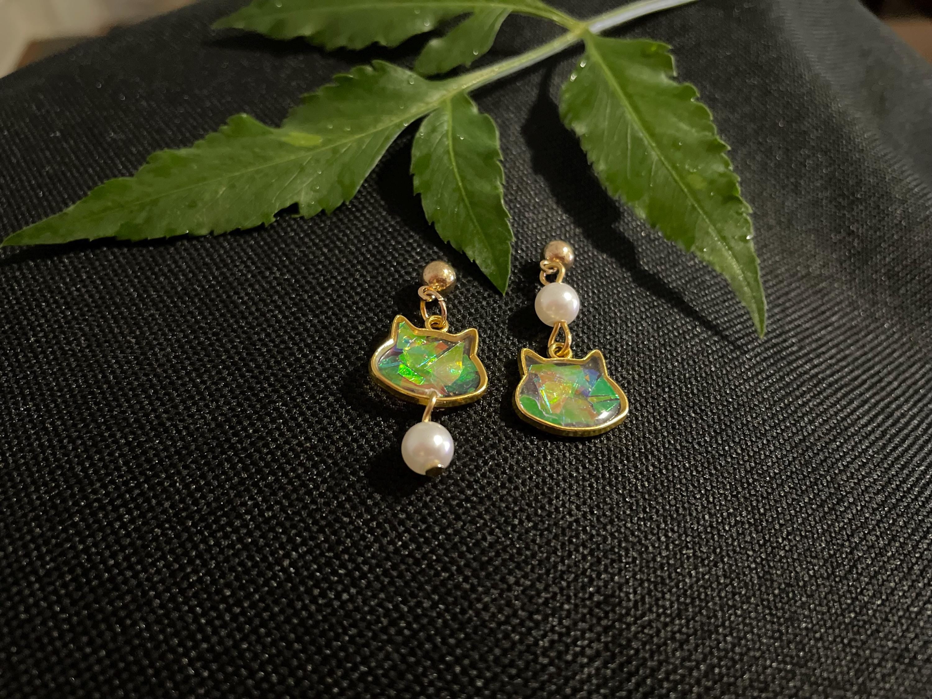 Iridescent Cat Head Earrings: Gold Boho Freshwater Pearl Dangles