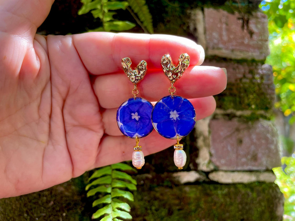 14K Gold Heart Earrings: Forget-Me-Not Flower & Baroque Pearl